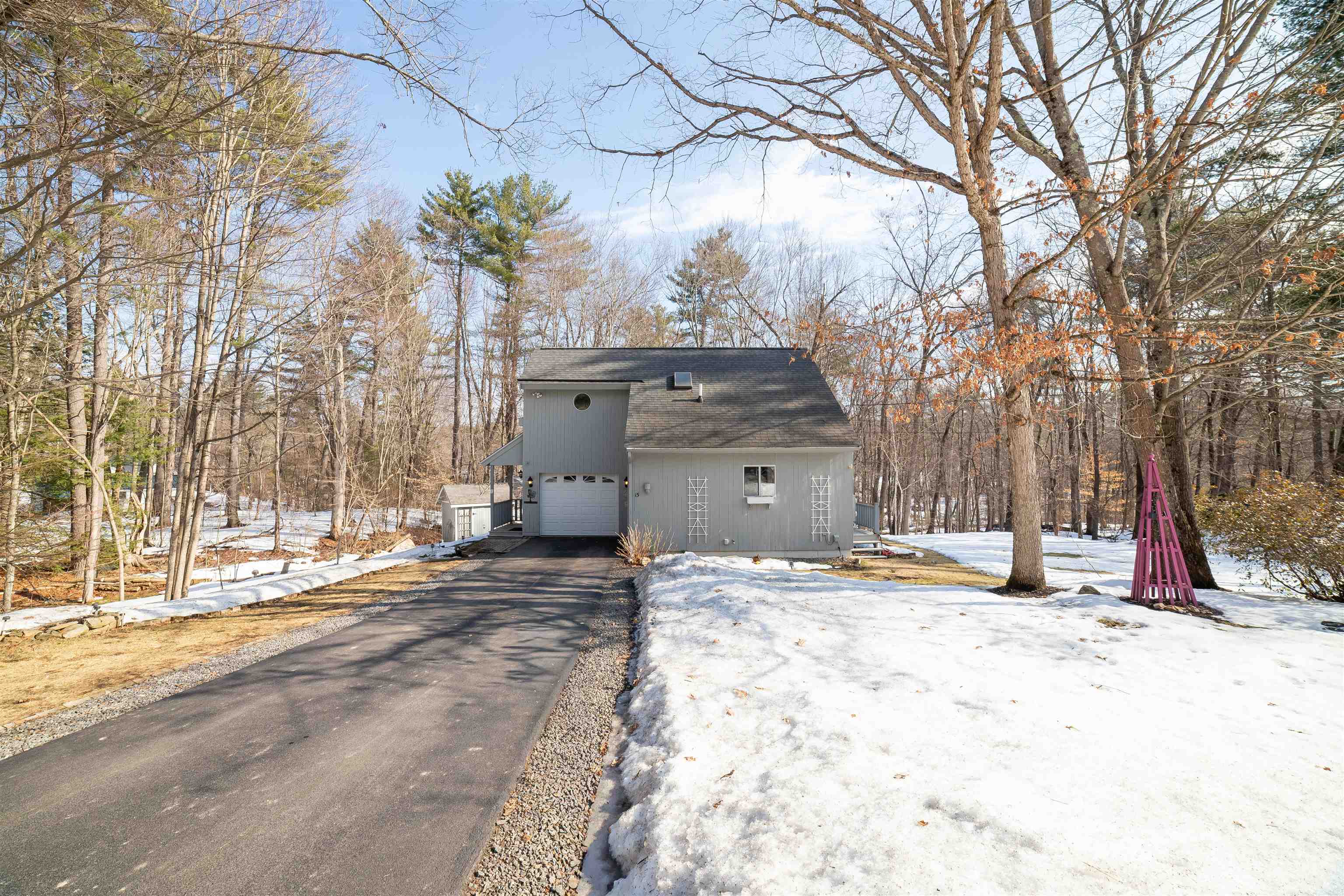 15 Eastman Dr, Derry, NH 03038