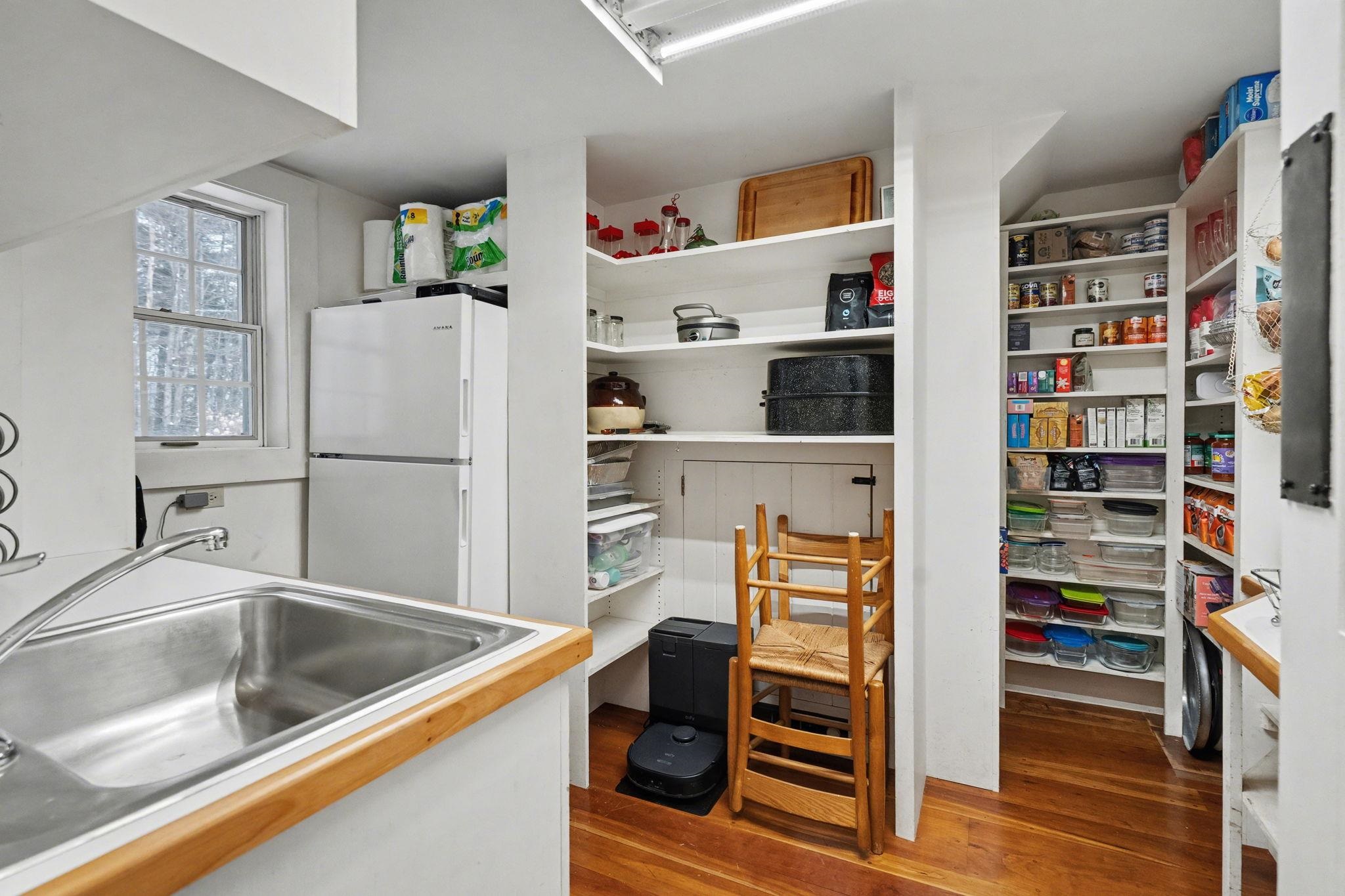 22 Grew Dr, Hancock, NH 03449