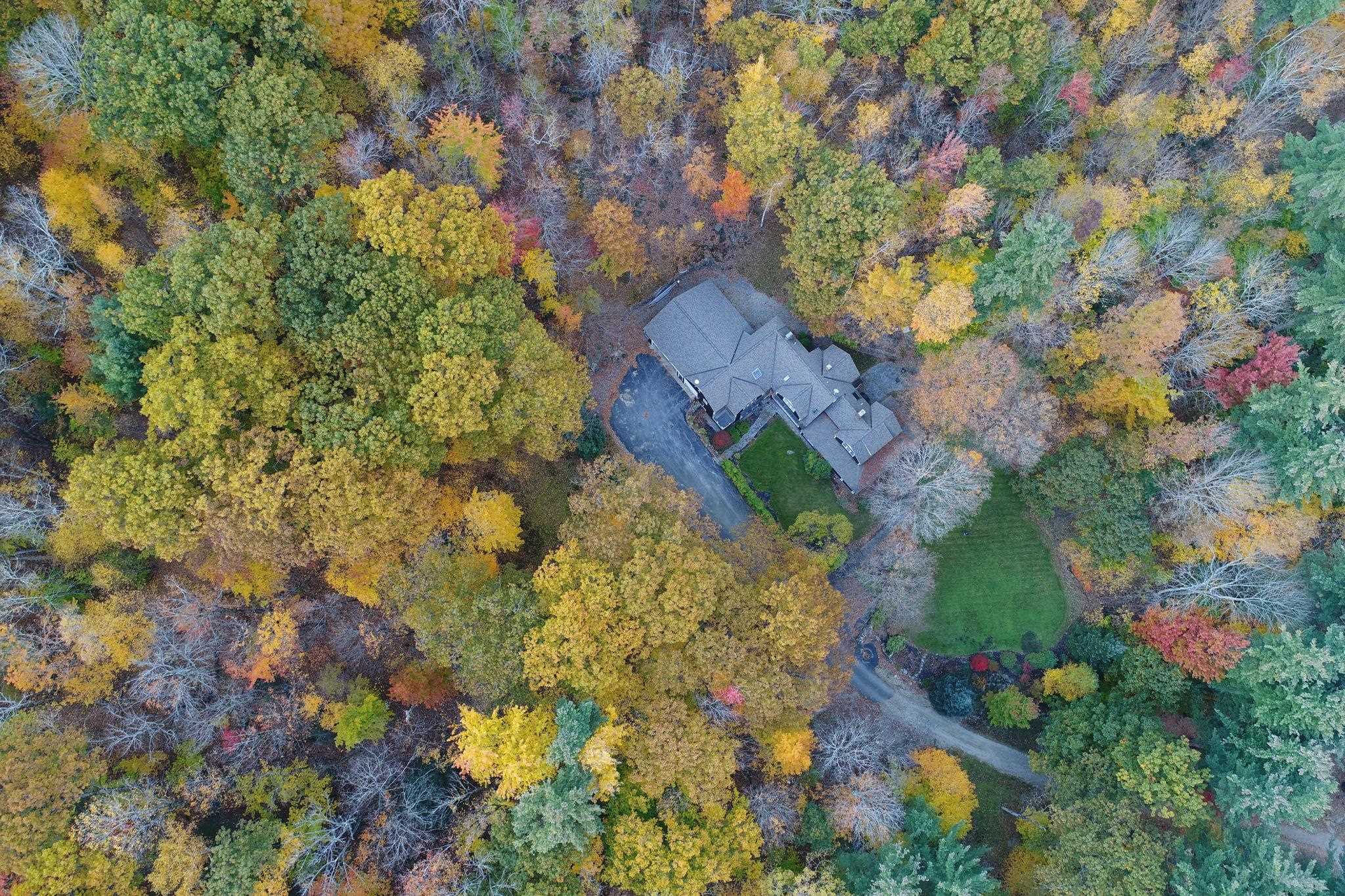 22 Grew Dr, Hancock, NH 03449