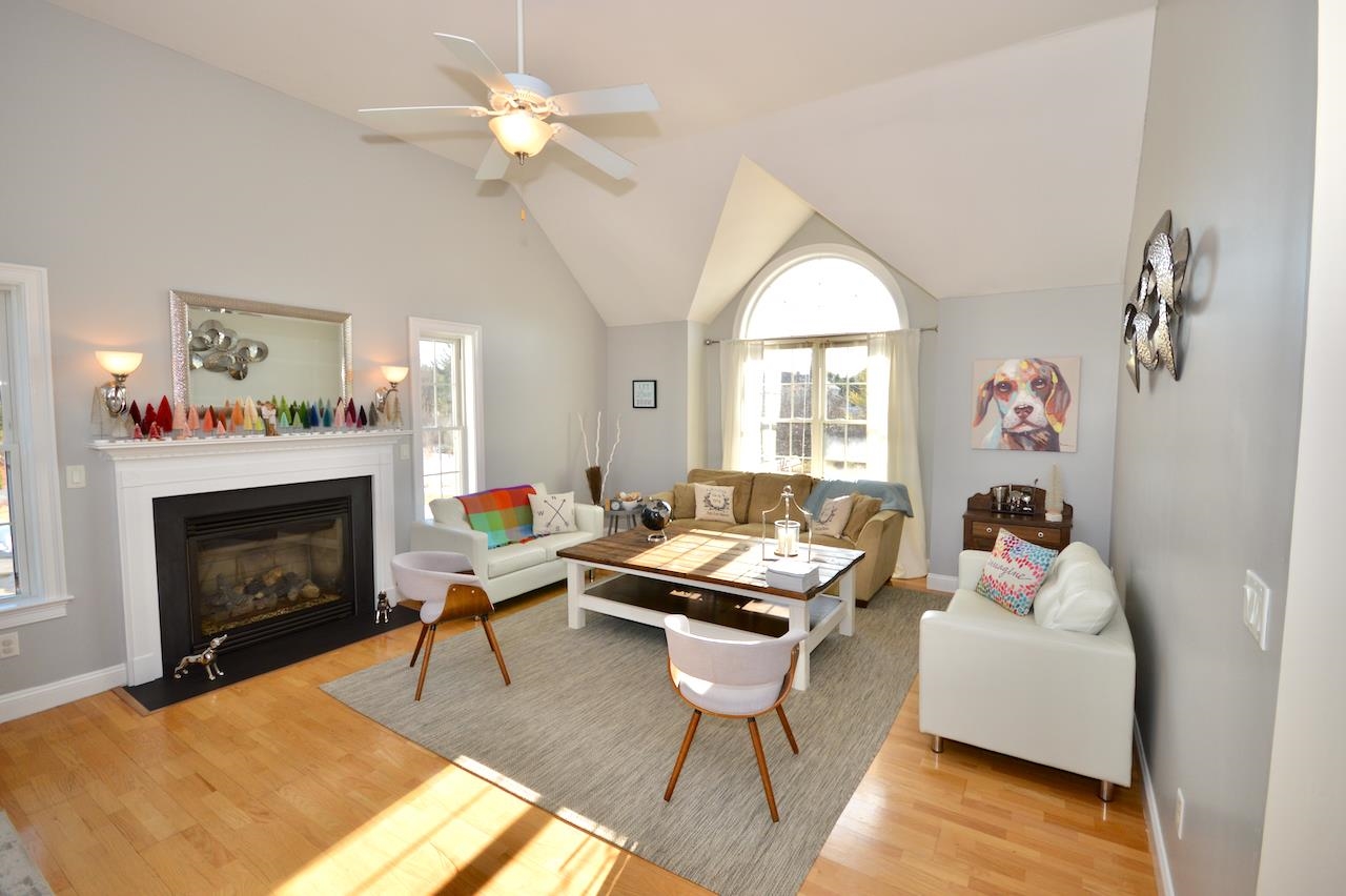 45 Currier Rd, Pelham, NH 03076