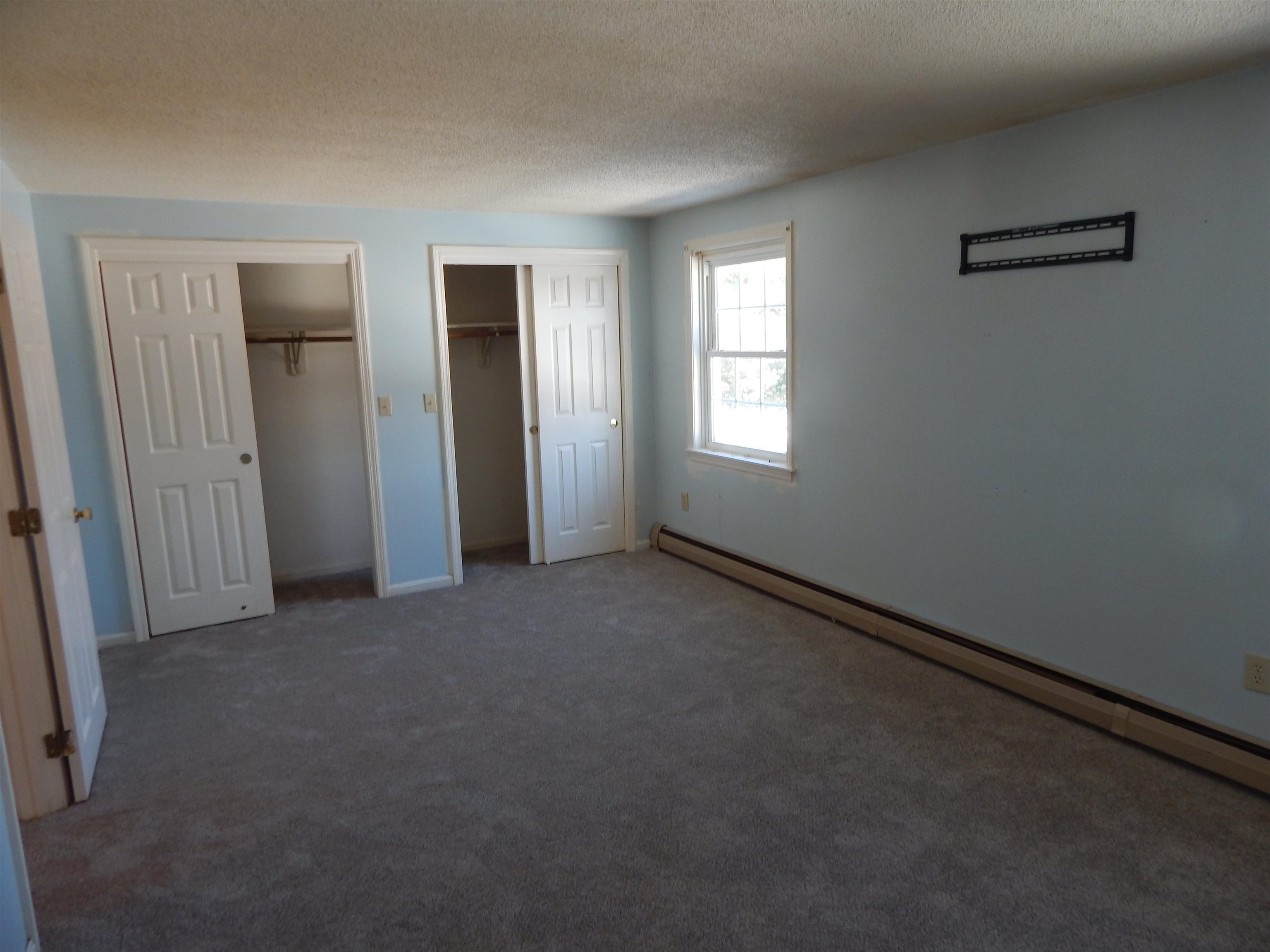 3 R Bonnie Ln, Derry, NH 03038-3813