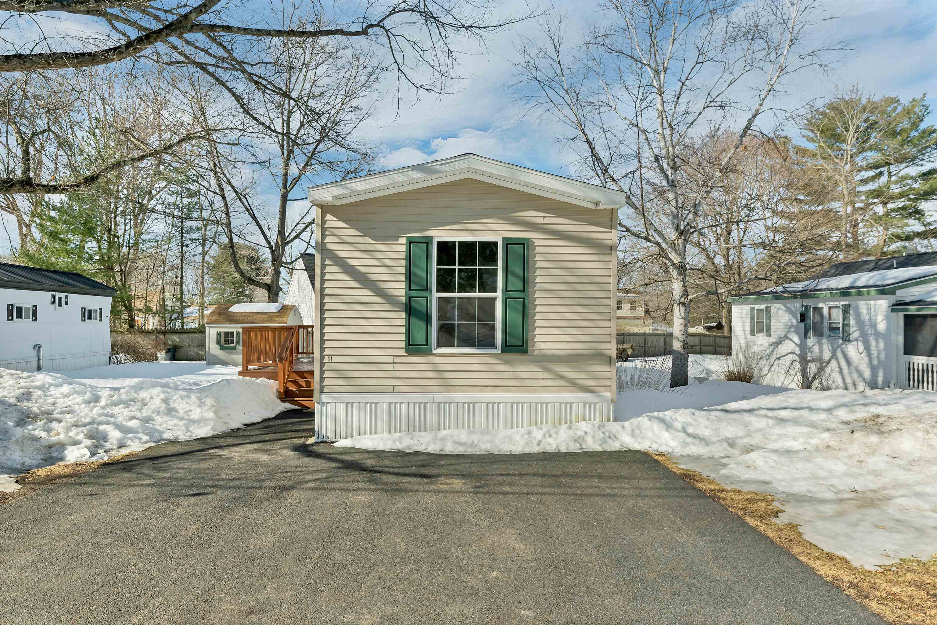 41 Hayes Mobile Home Pk, Exeter, NH 03833
