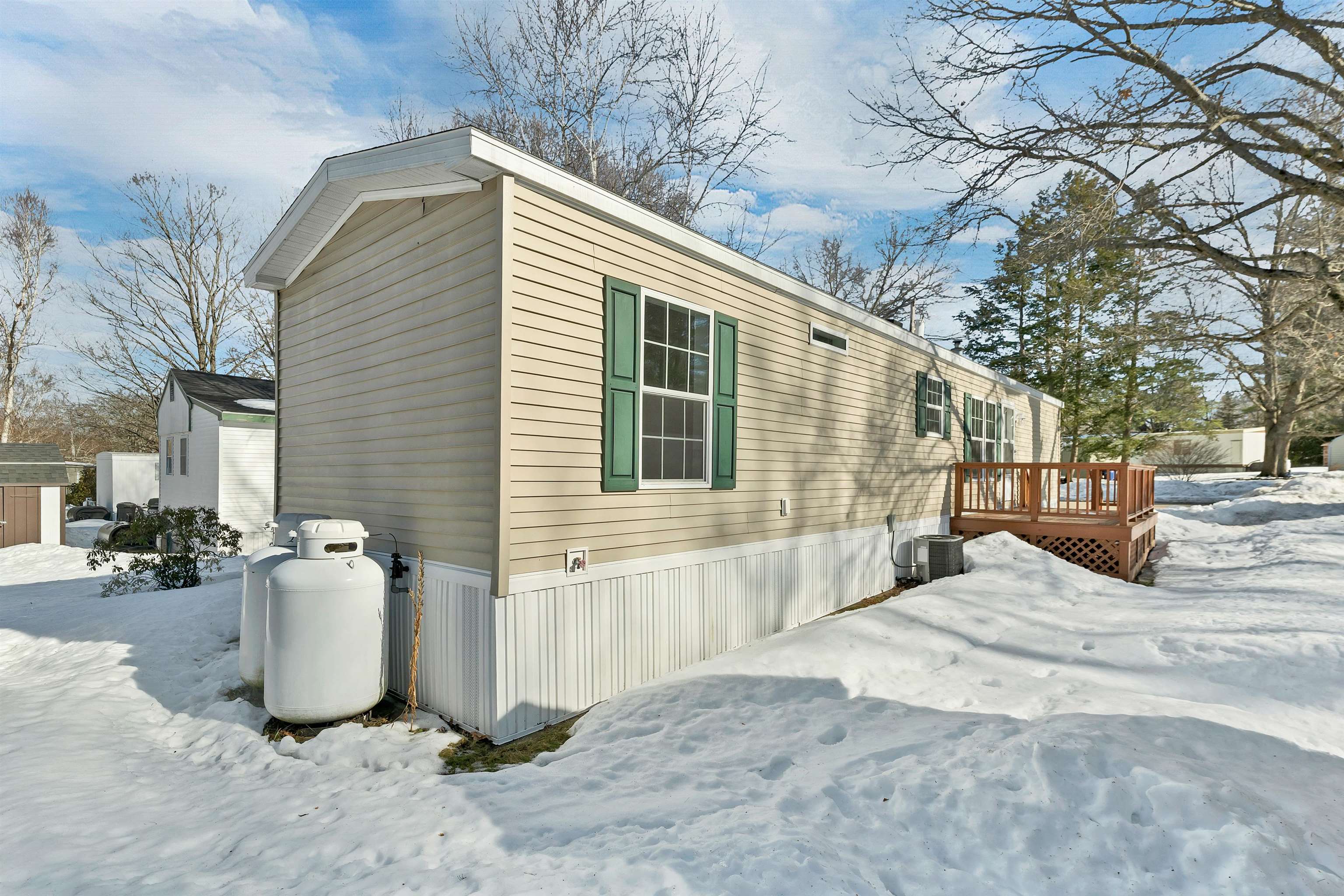 41 Hayes Mobile Home Pk, Exeter, NH 03833