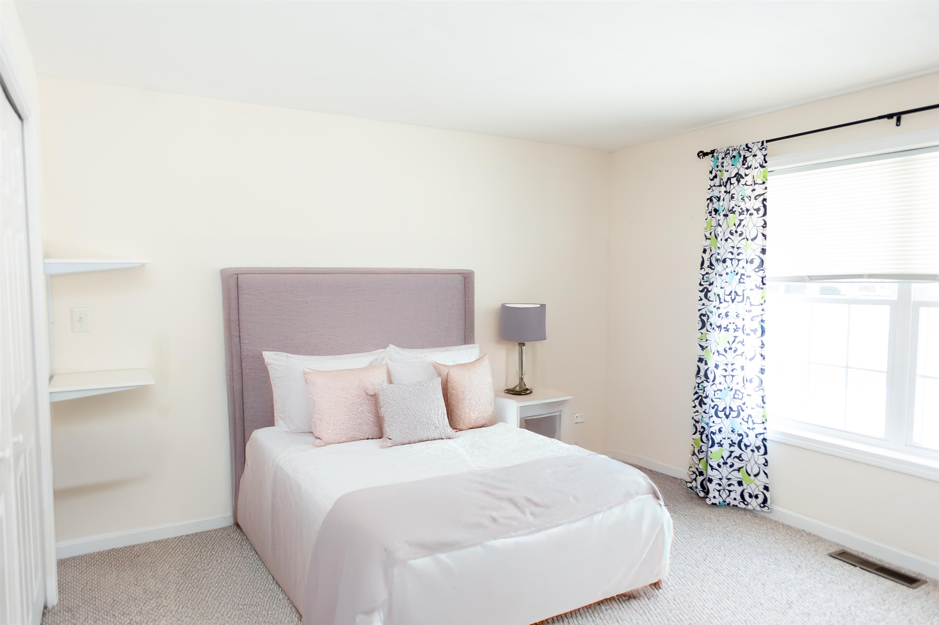 27 Bowes Cir, Hudson, NH 03051