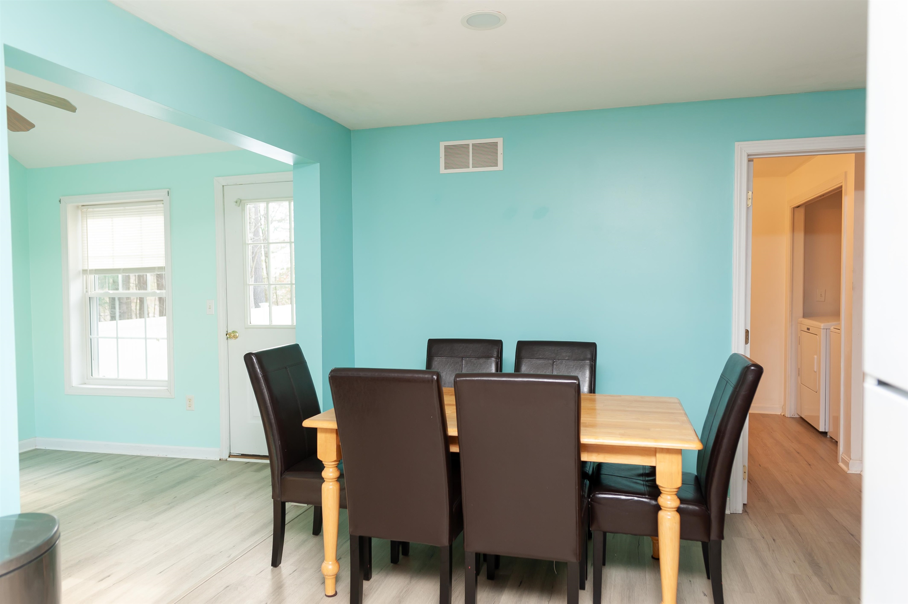 27 Bowes Cir, Hudson, NH 03051