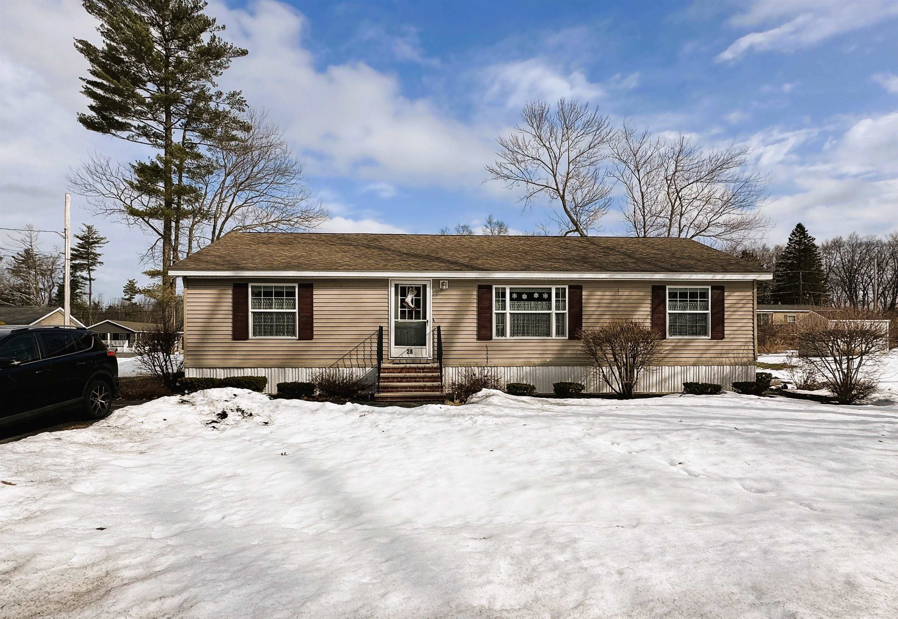 28 West St, Salem, NH 03079