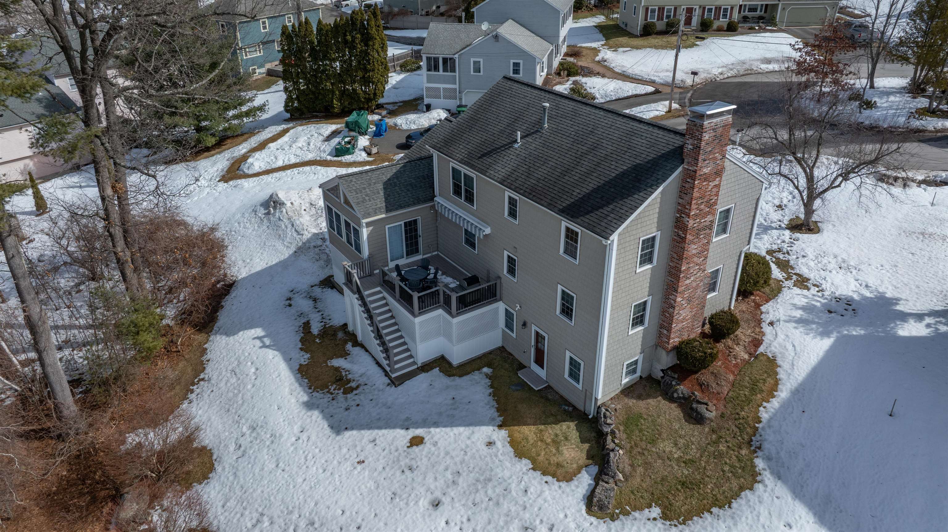 8 Collier Ct, Nashua, NH 03062