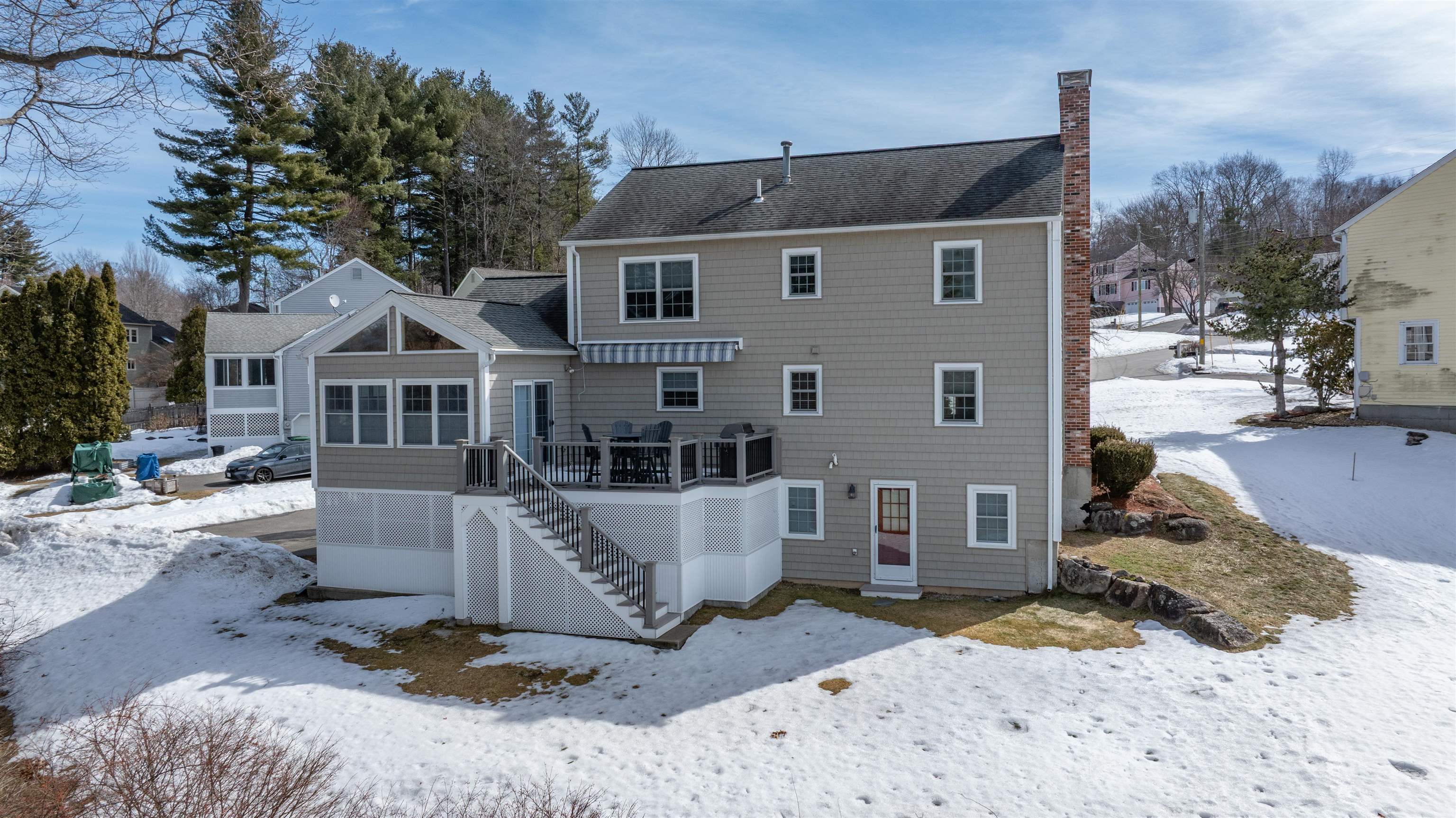 8 Collier Ct, Nashua, NH 03062