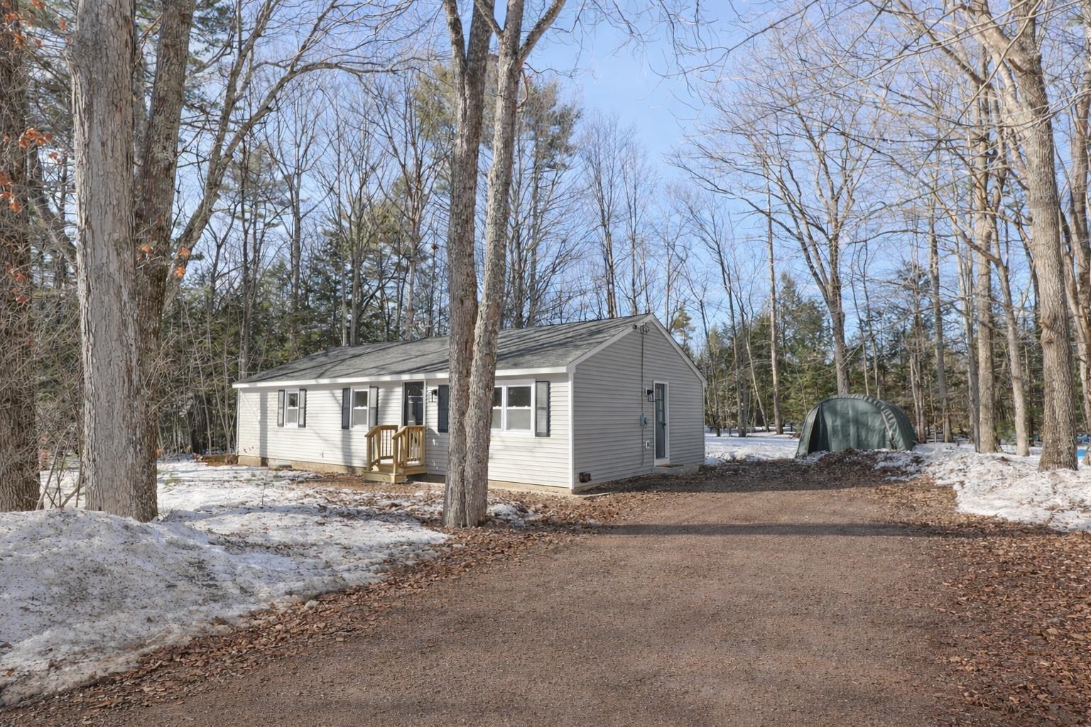 39 Hunter Dr, Epping, NH 03042