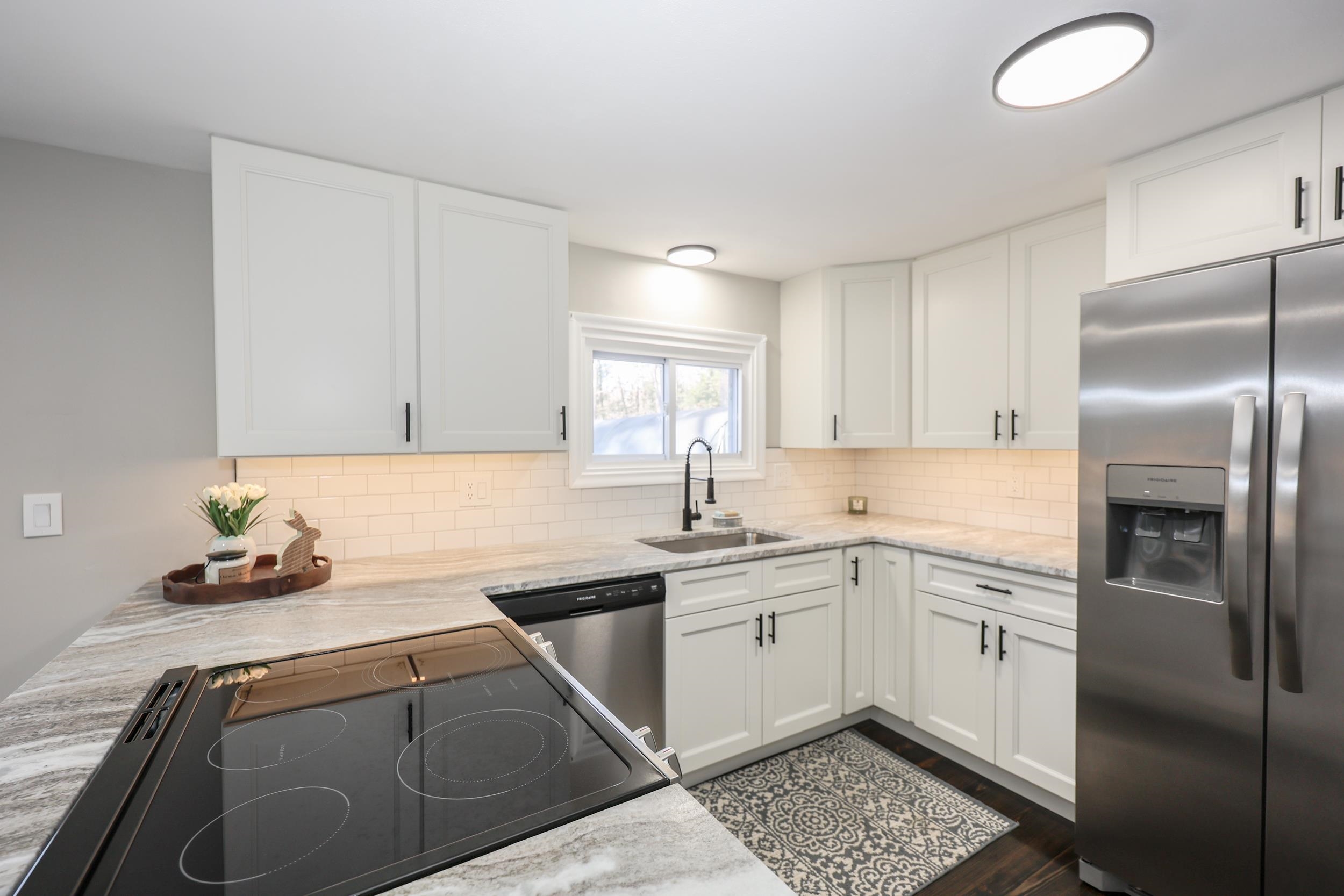 39 Hunter Dr, Epping, NH 03042