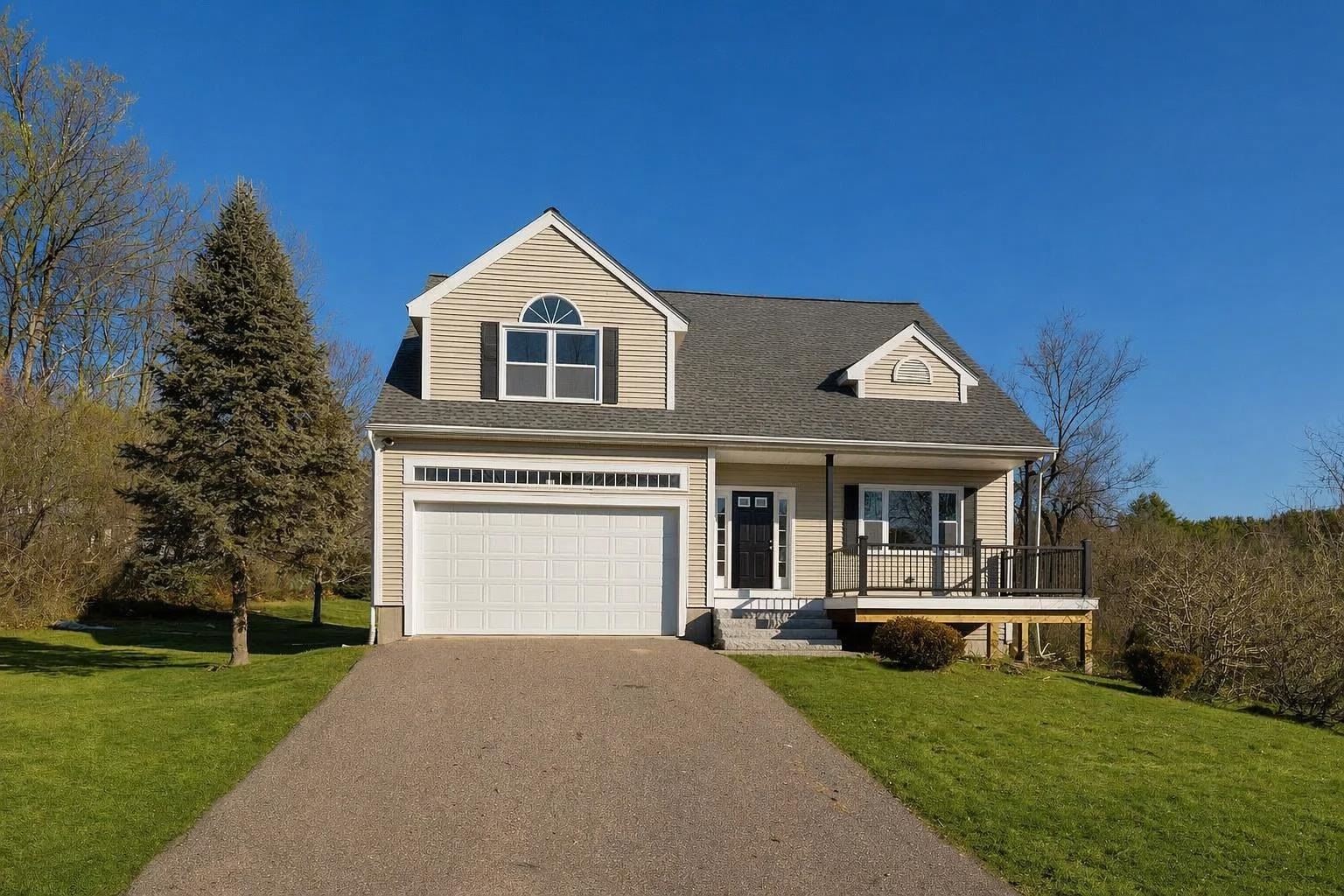 26 Moffat St, Portsmouth, NH 03801
