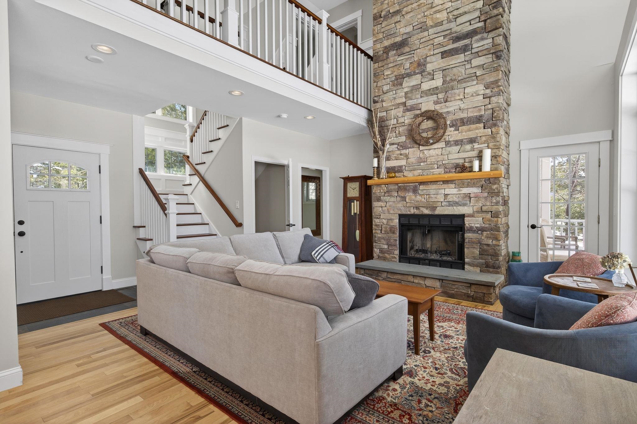 10 Clark Island Rd, Amherst, NH 03110