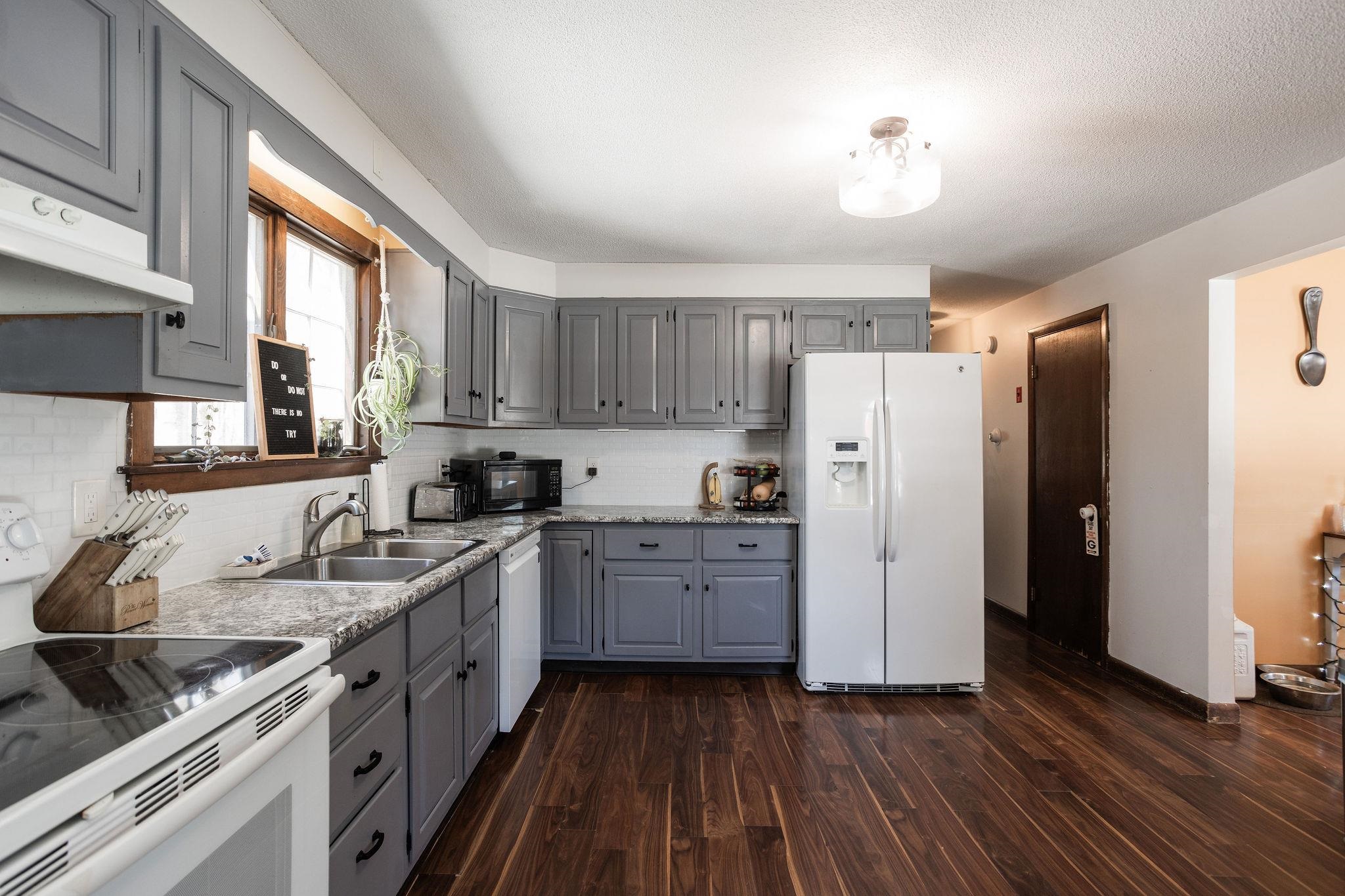 19 Pinewood Dr, Somersworth, NH 03878