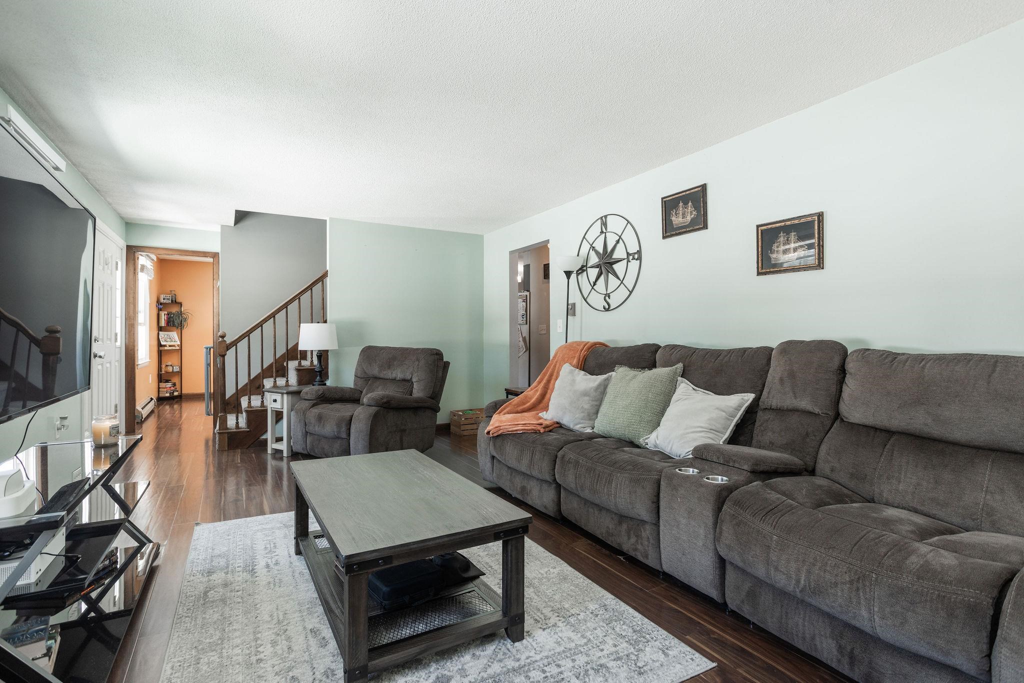 19 Pinewood Dr, Somersworth, NH 03878