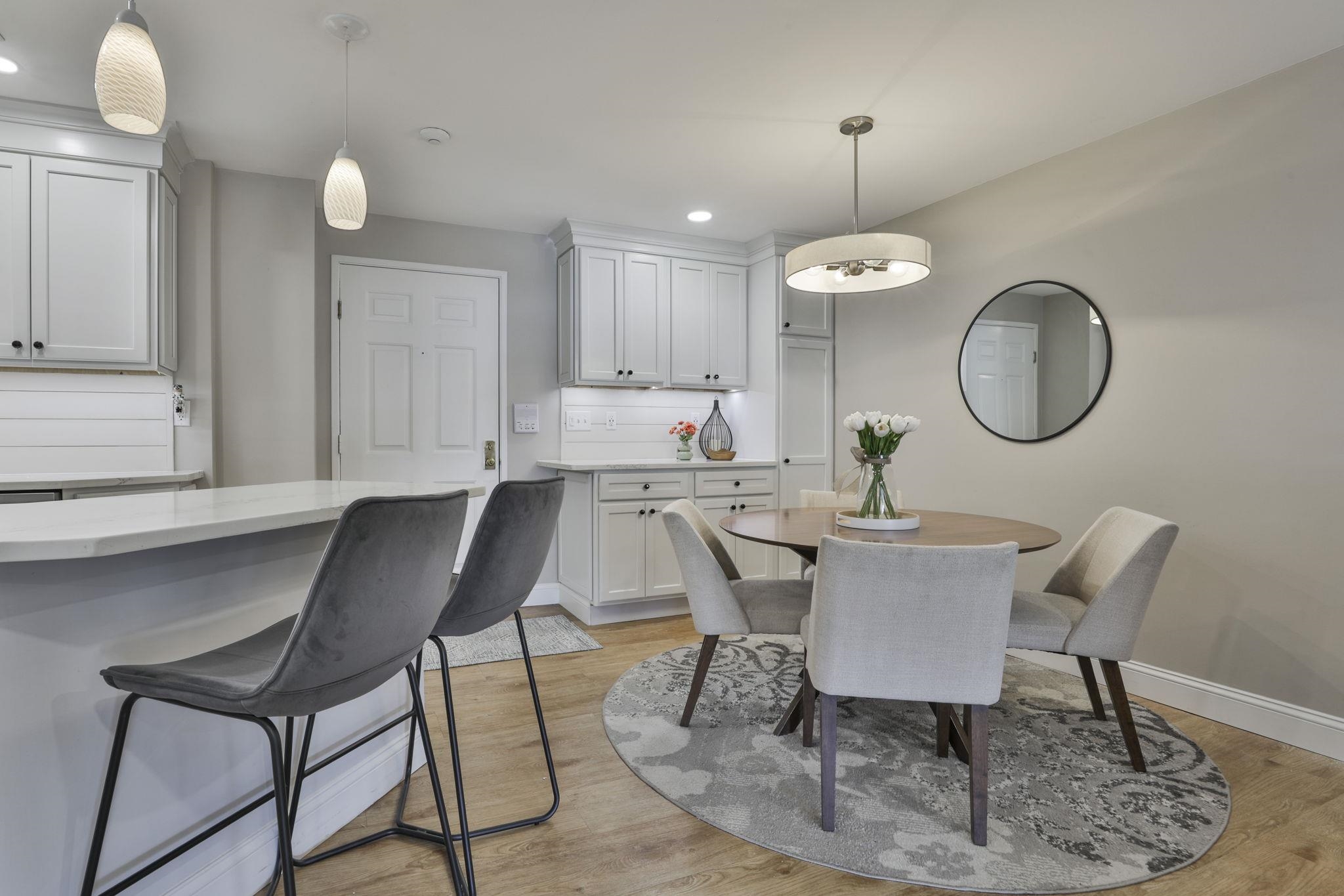 1133 Blackstone Dr, Nashua, NH 03063