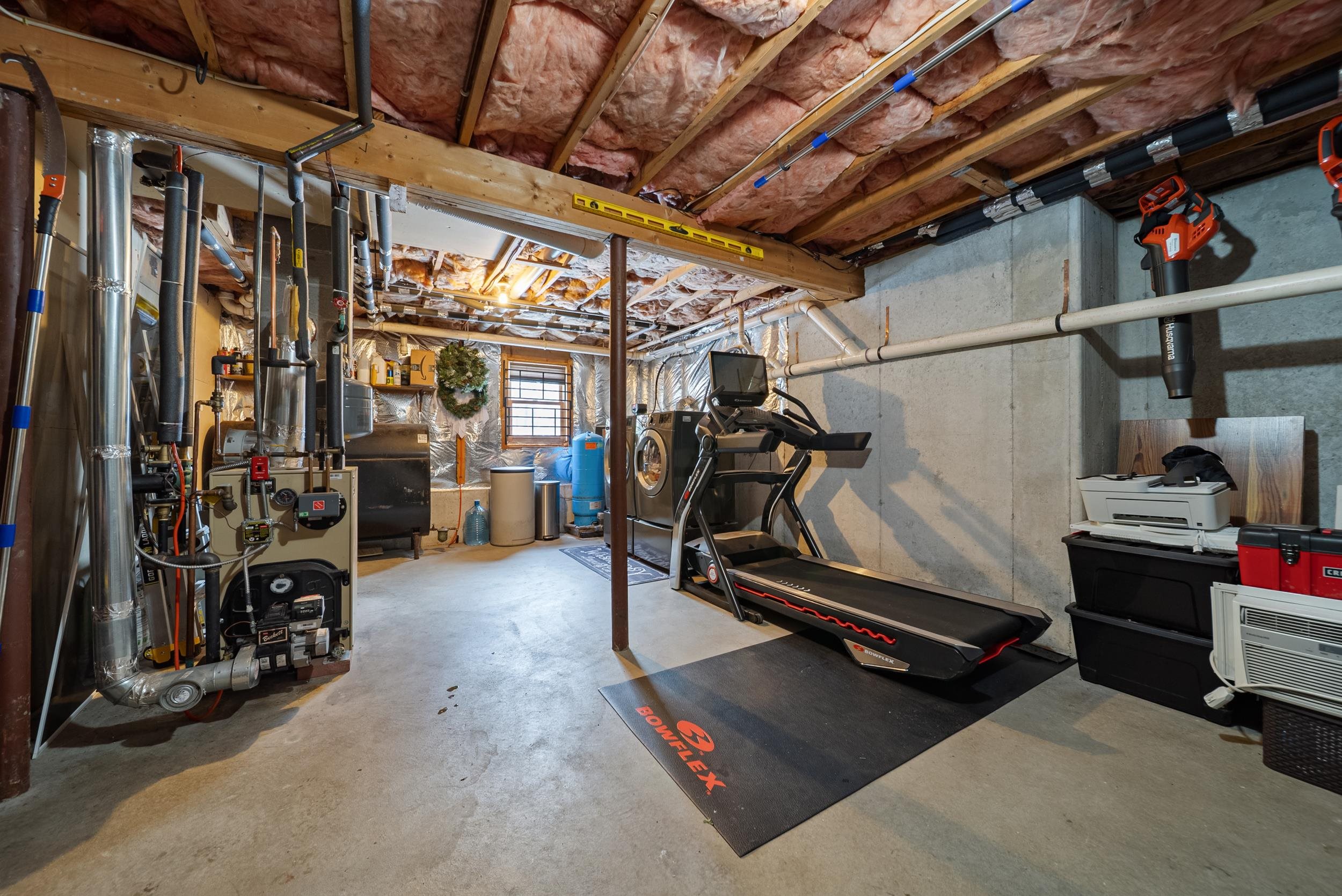 52 Windham Depot Rd, Derry, NH 03038