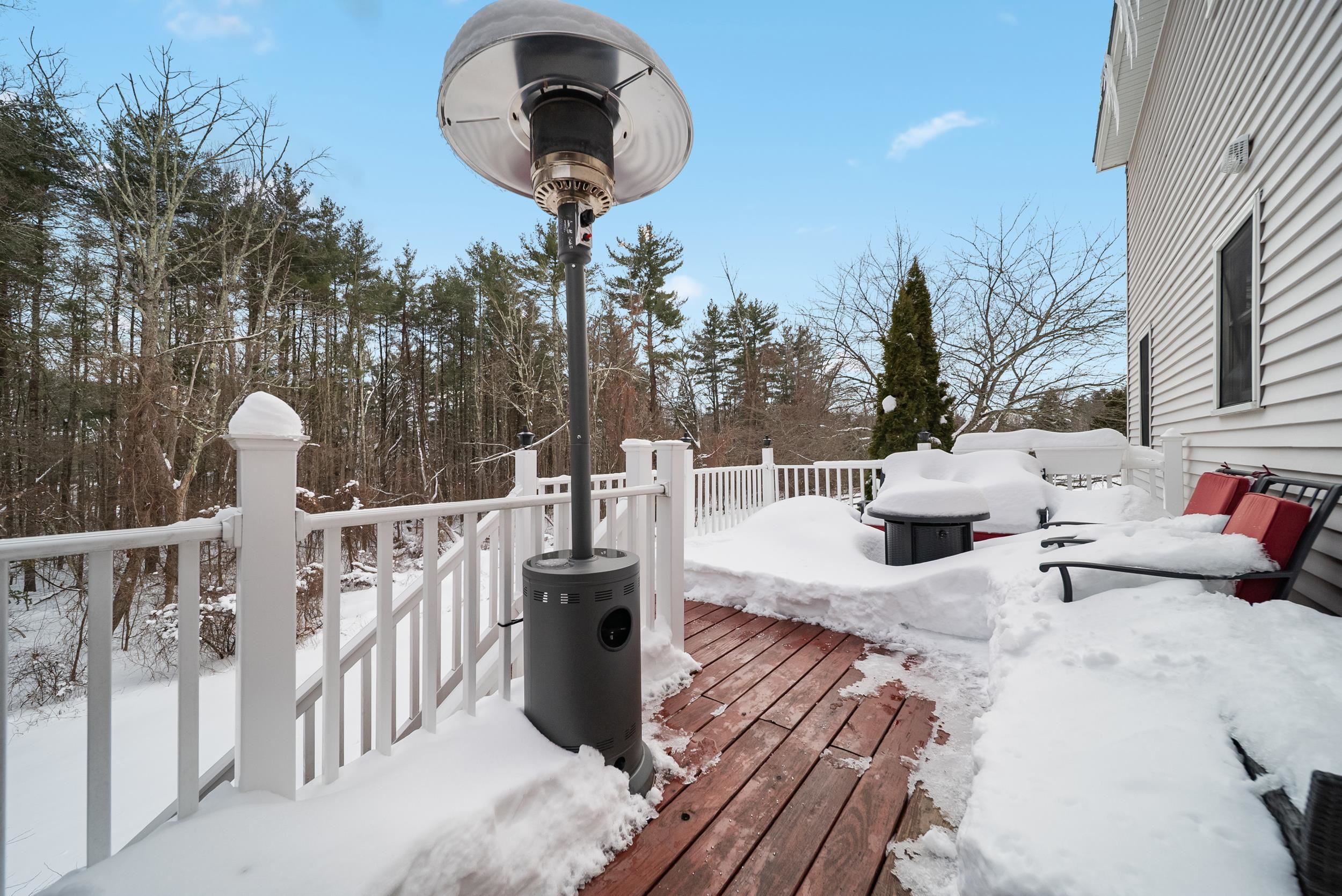 52 Windham Depot Rd, Derry, NH 03038