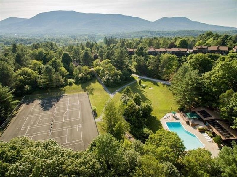 94 Murray Hill Woods Rd #64, Manchester, VT 05255