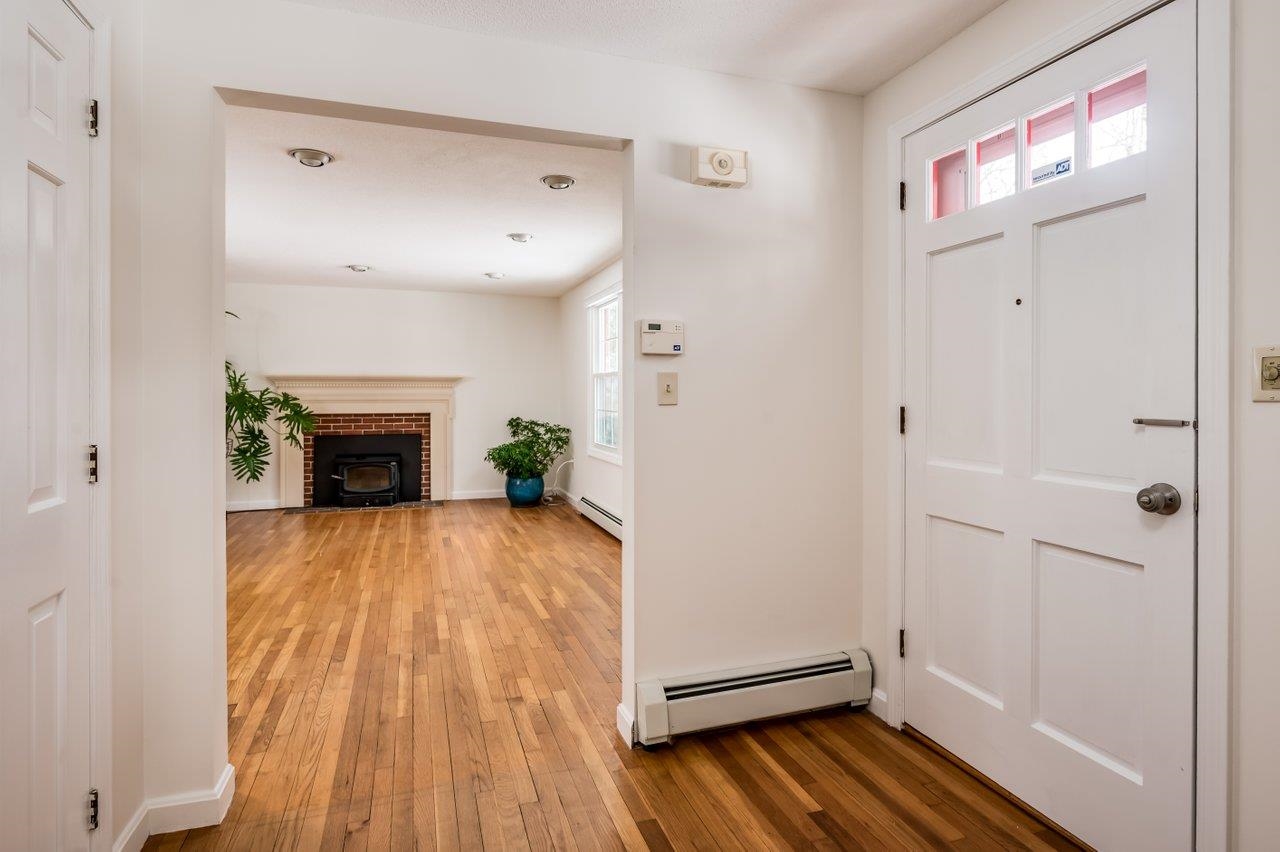 4 Ffrost Dr, Durham, NH 03824