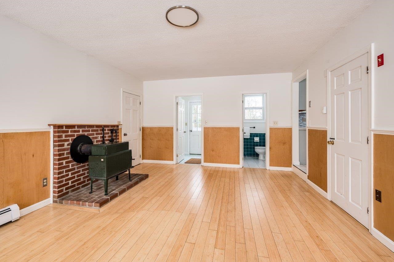 4 Ffrost Dr, Durham, NH 03824