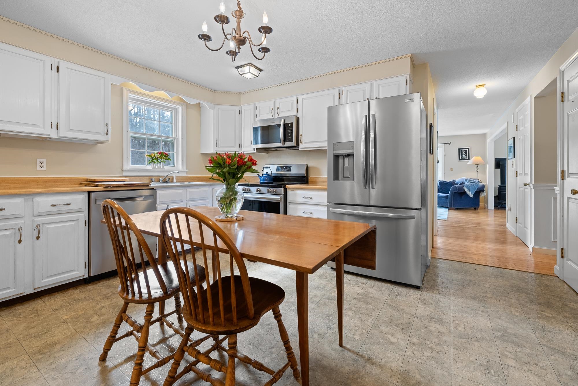 6 Wyeth Farm Cir, Lebanon, NH 03784