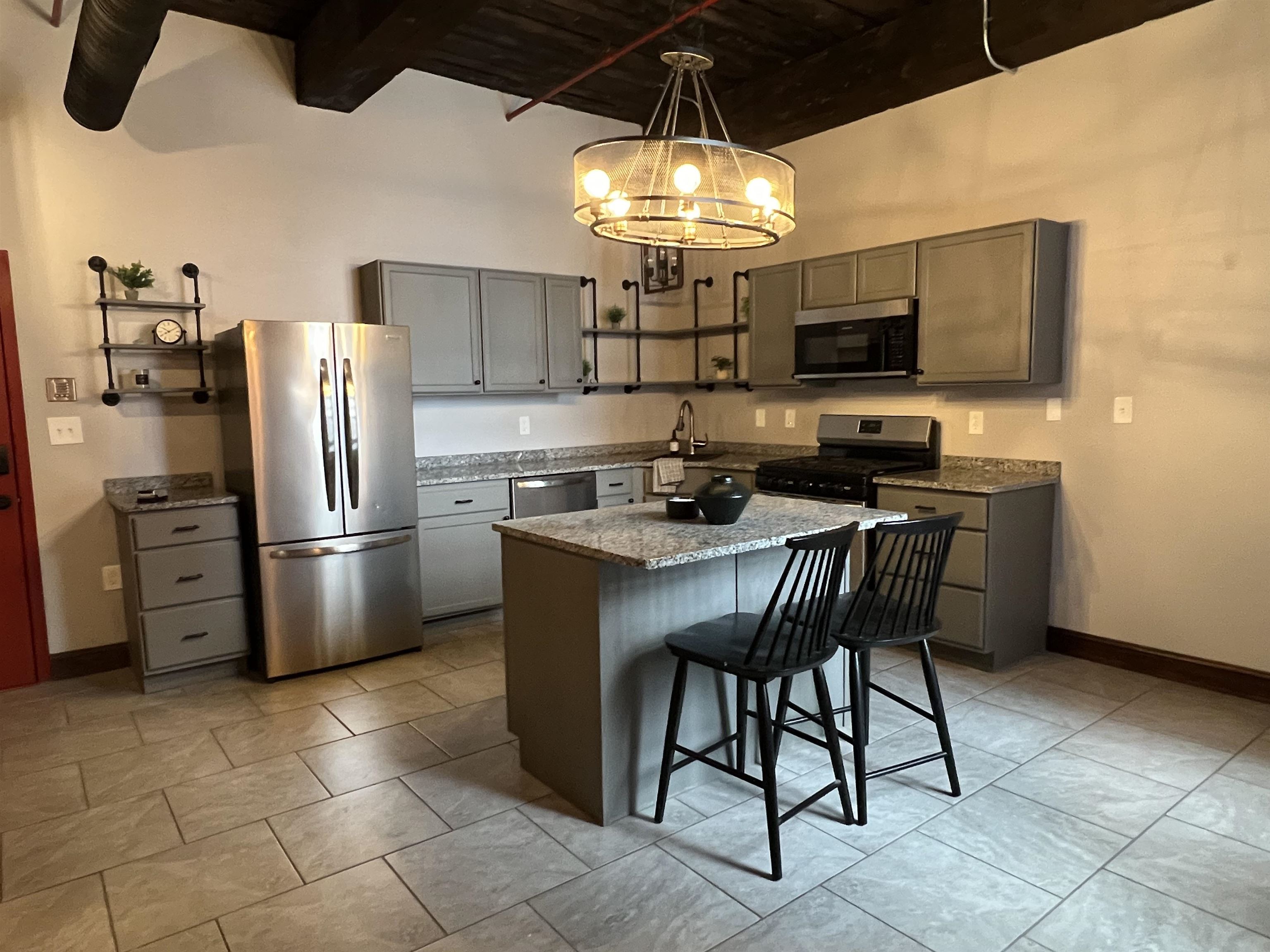 470 Silver St #113, Manchester, NH 03103