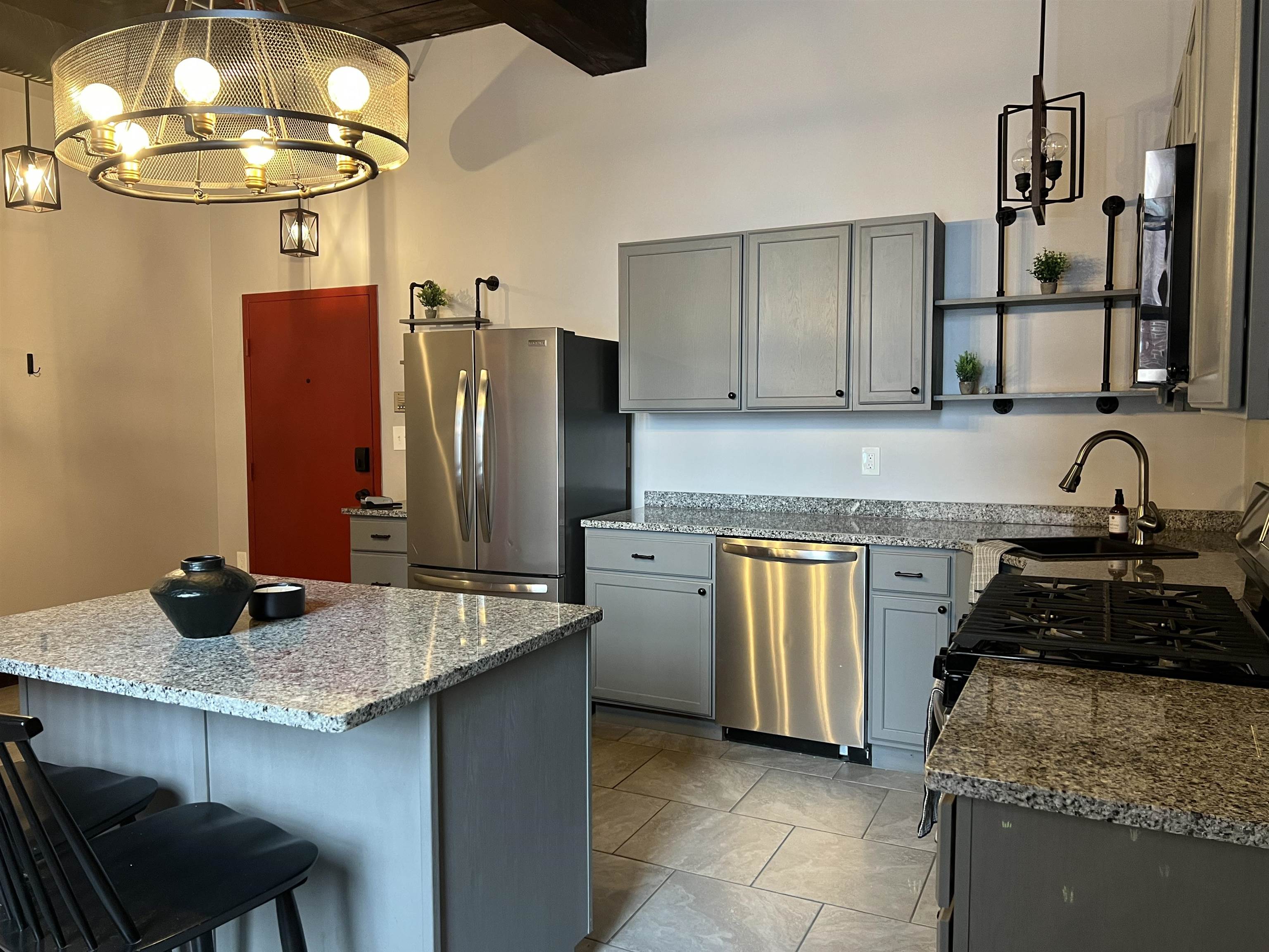 470 Silver St, Manchester, NH 03103