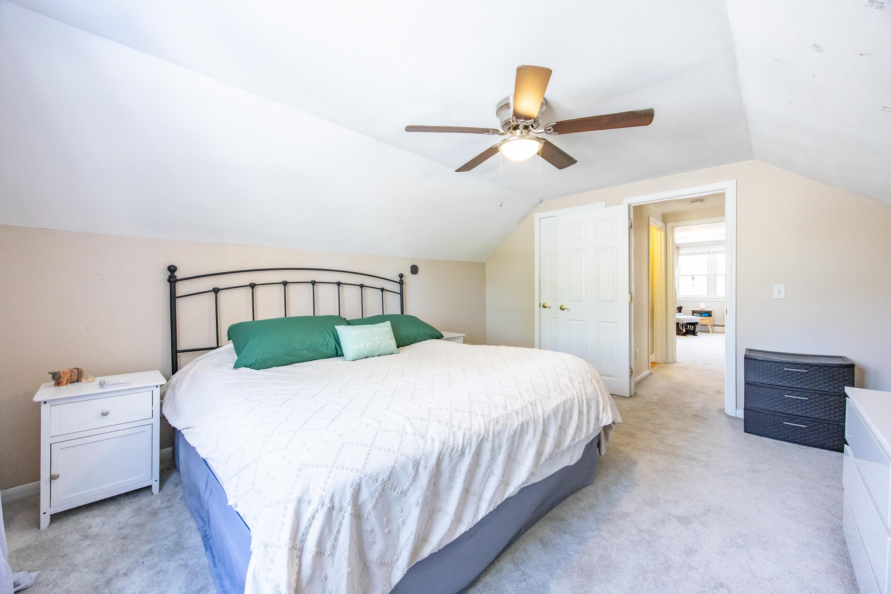 9 Leslie Ln, Nashua, NH 03062