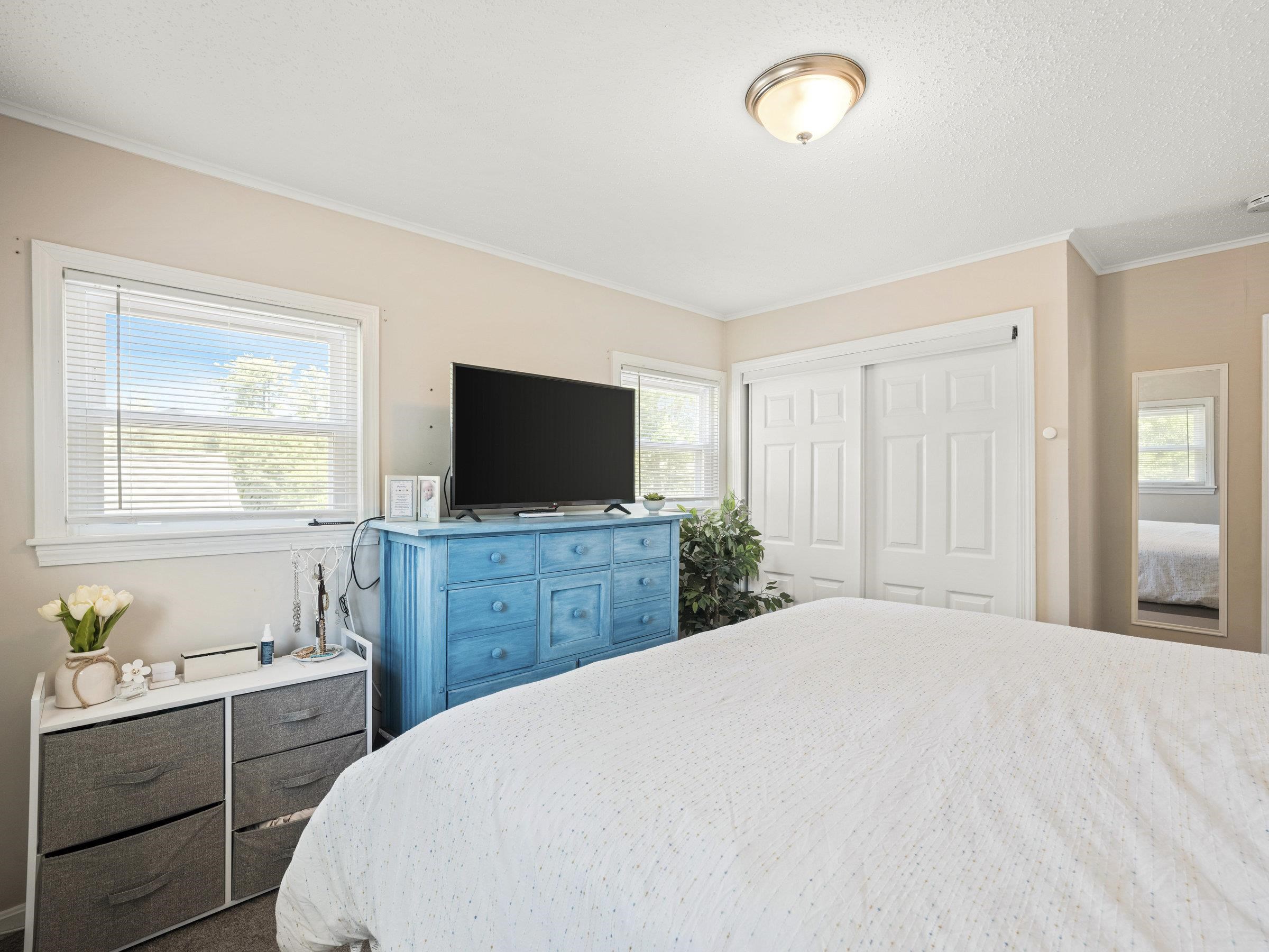 12 Field Ave, Salem, NH 03079