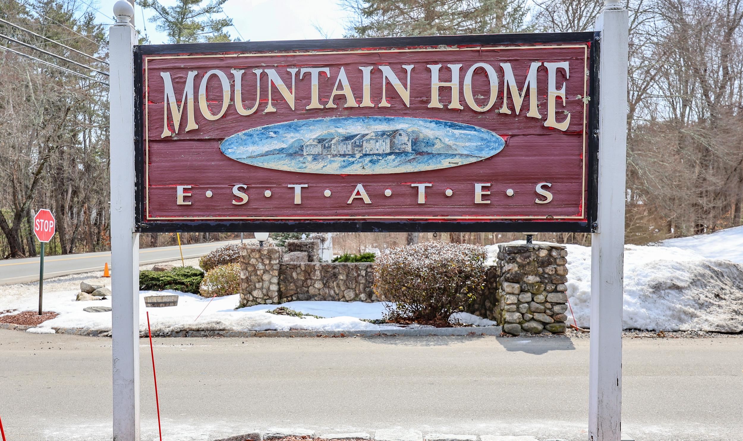 169 Fieldstone Dr, Londonderry, NH 03053