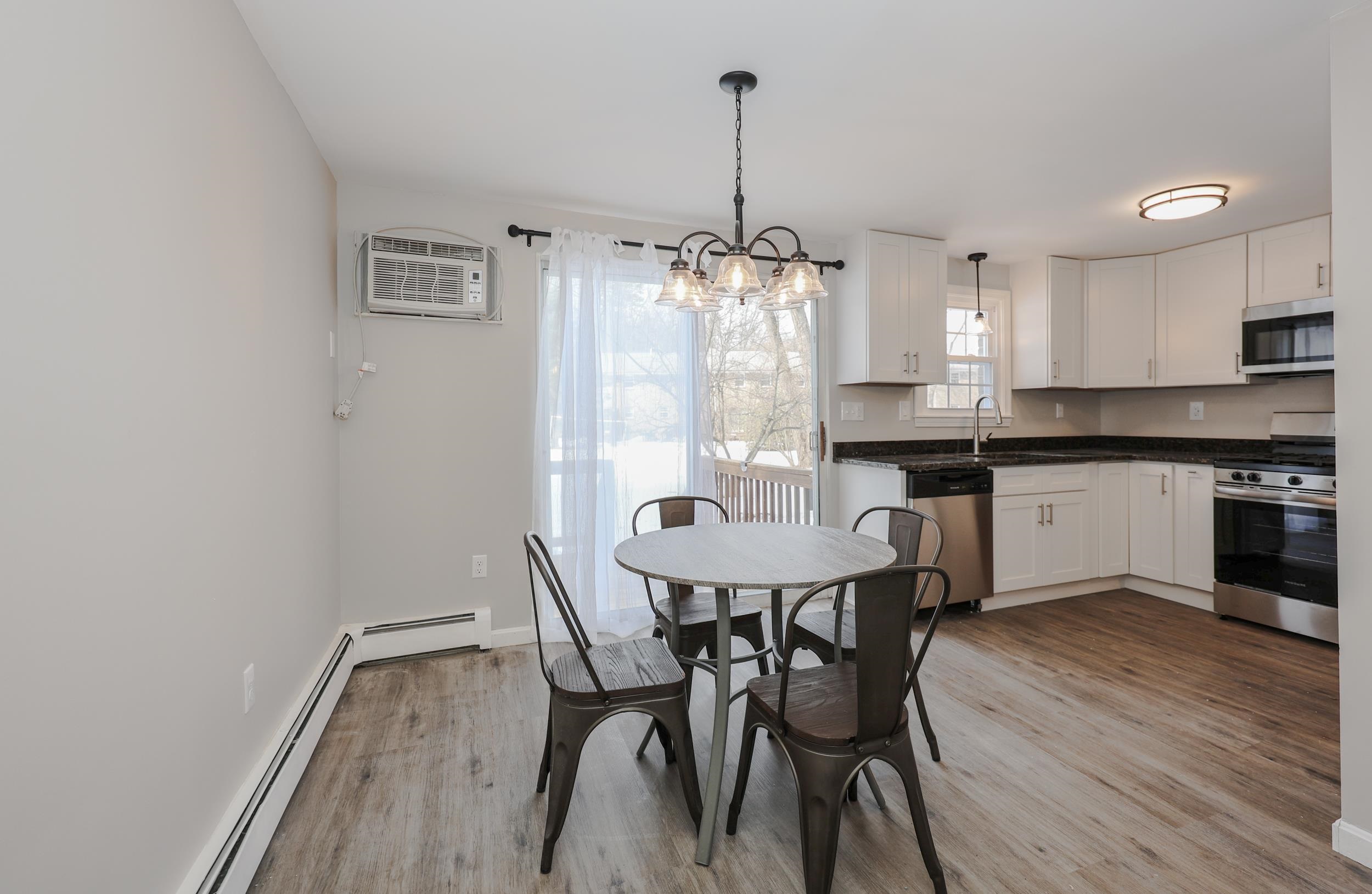 169 Fieldstone Dr, Londonderry, NH 03053