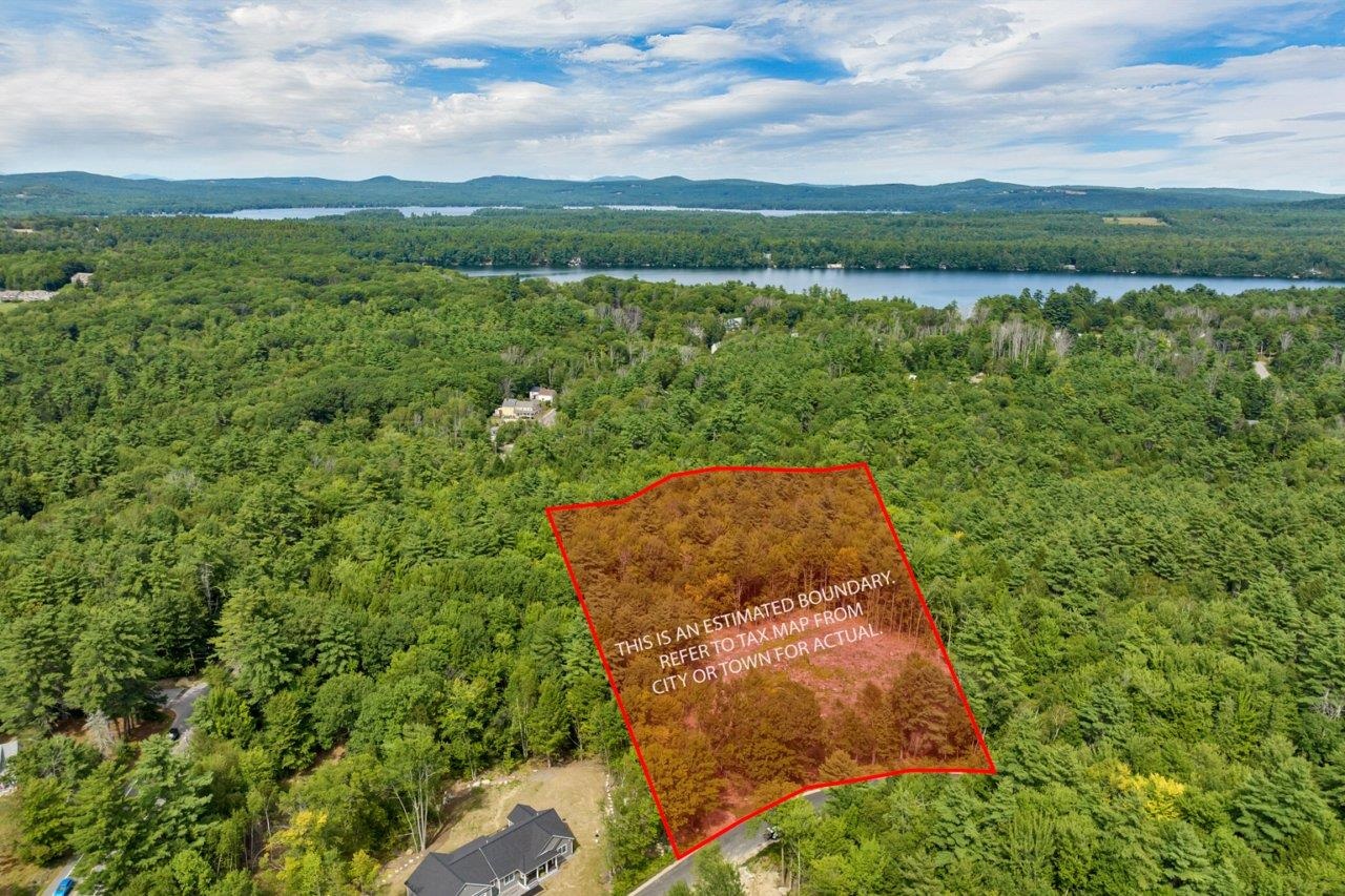 267-23 Winnipesaukee Dr, Wolfeboro, NH 03894