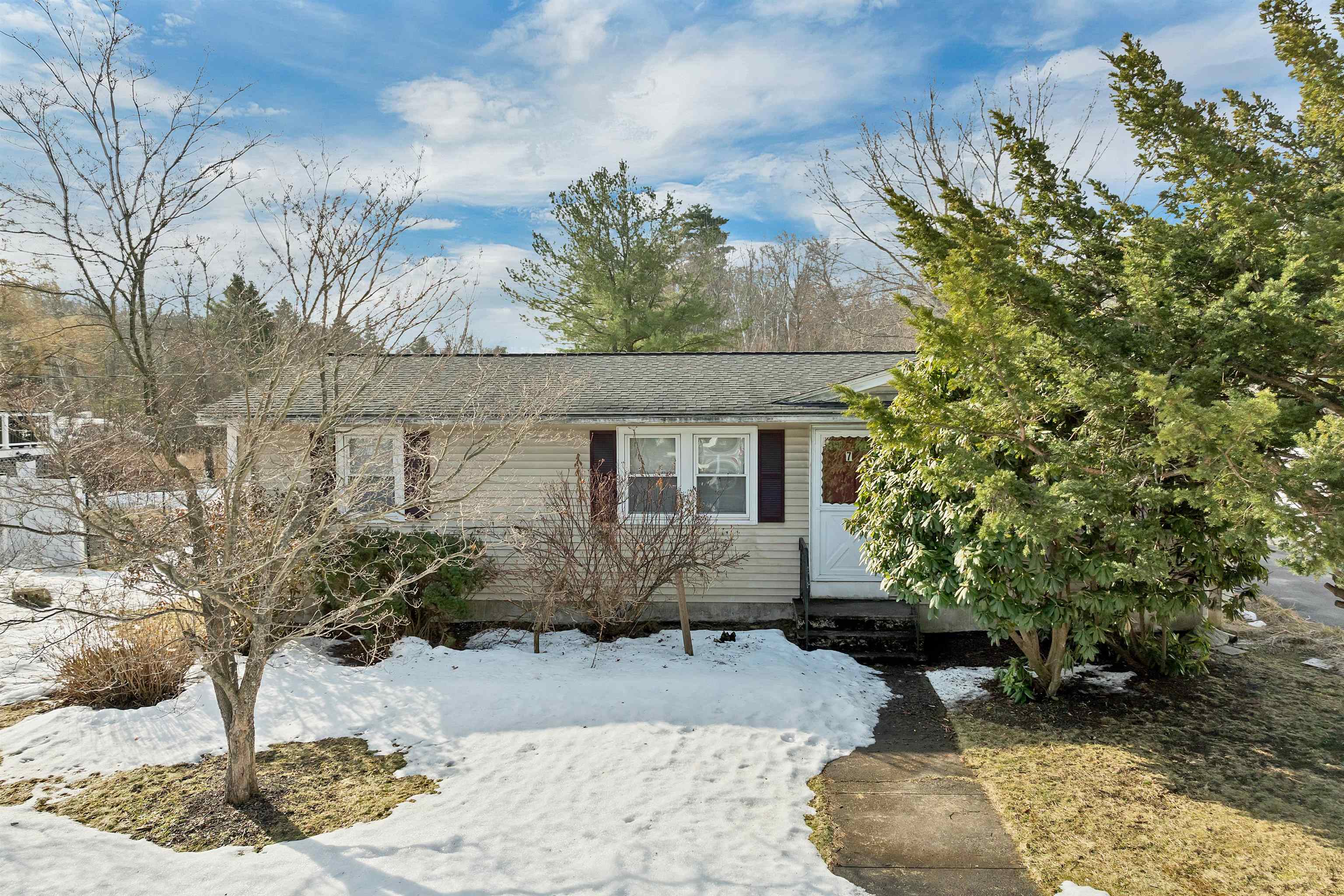 7 Therese Rd, Salem, NH 03079-2076