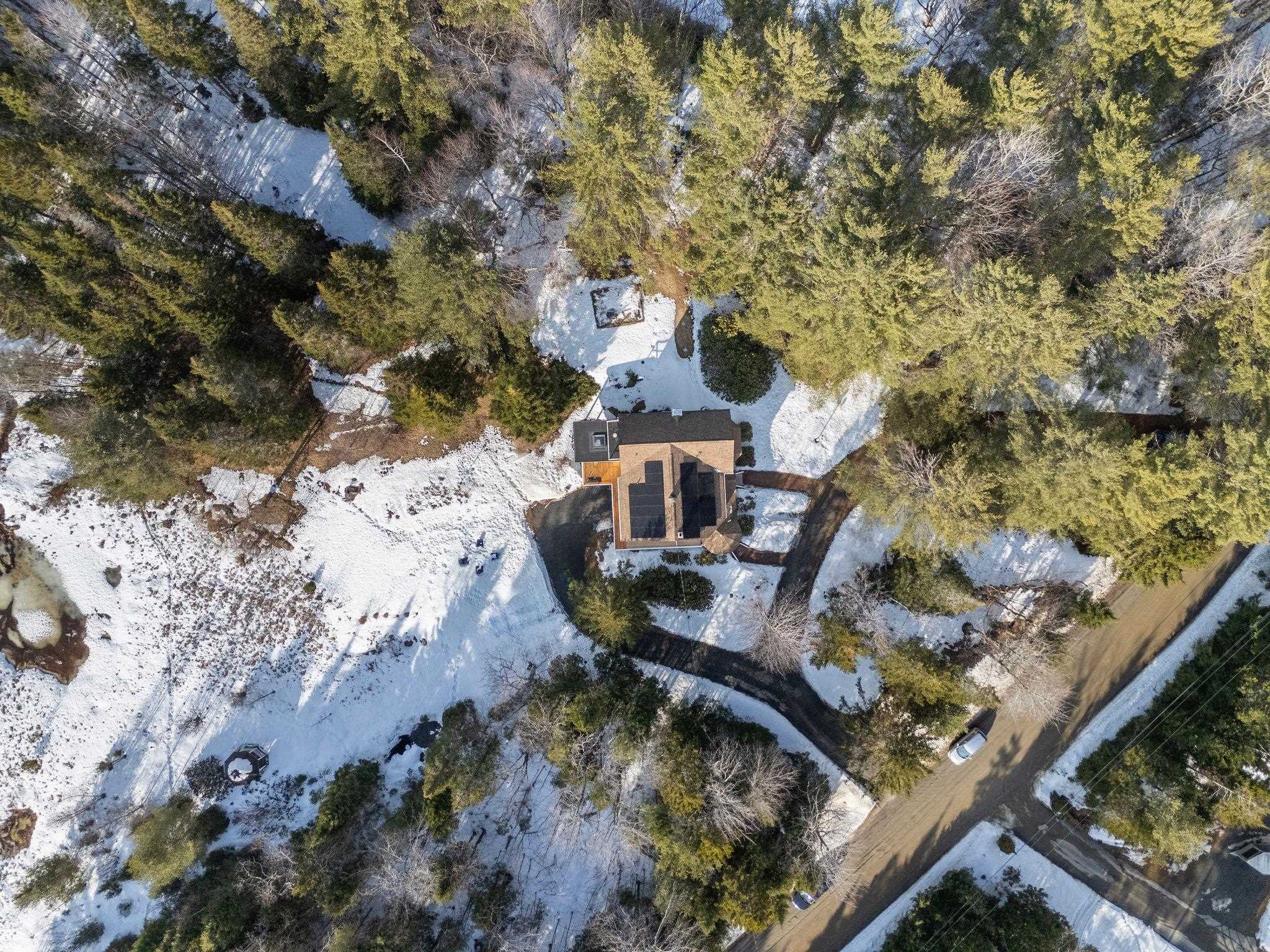 34 Meadowbrook Rd, Grantham, NH 03753