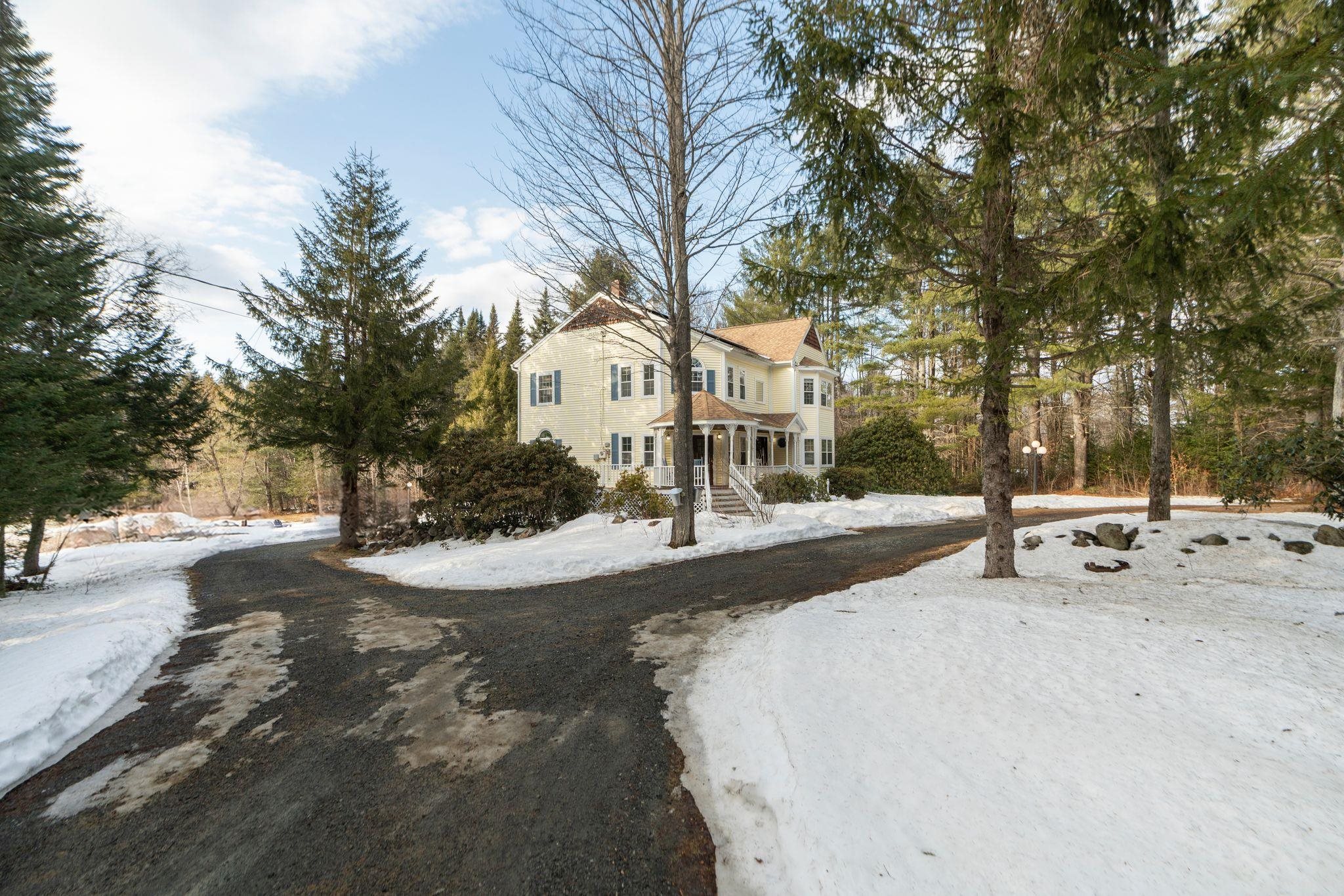 34 Meadowbrook Rd, Grantham, NH 03753