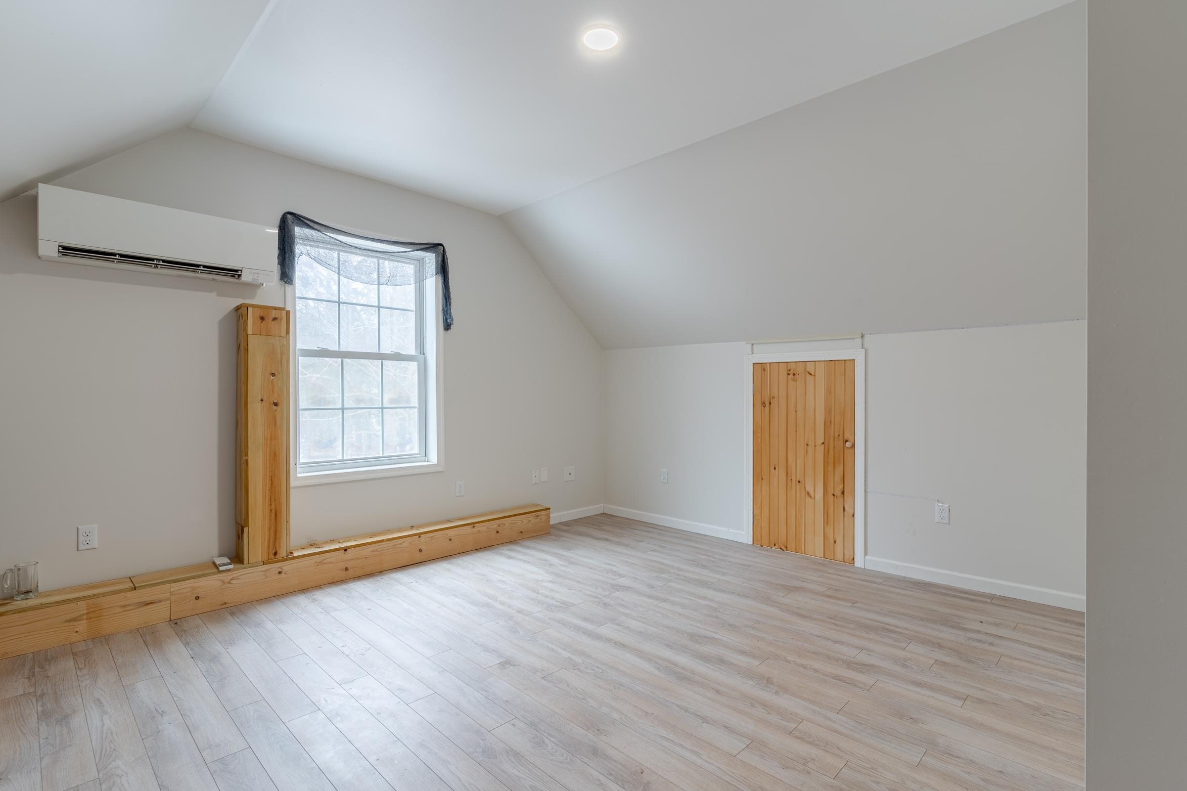 94 Winkley Farm Ln, Rochester, NH 03867