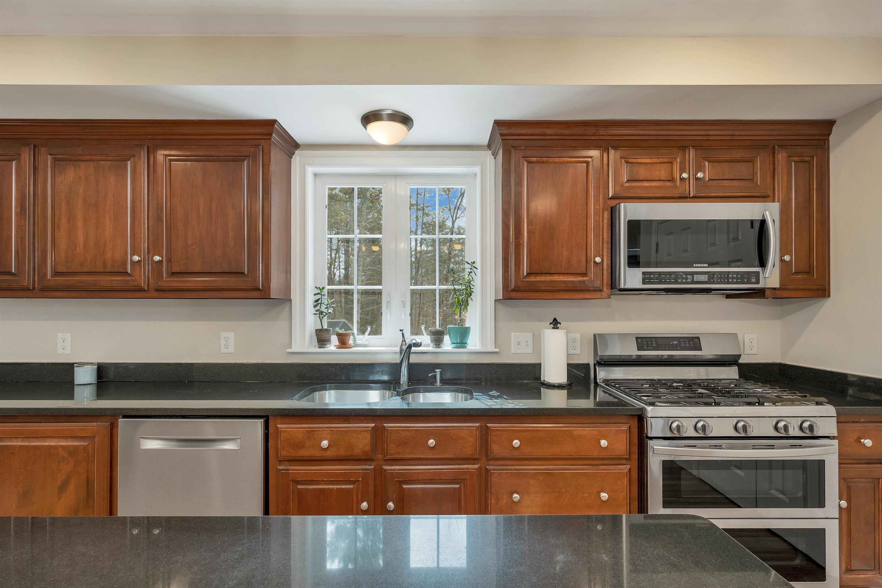 147 Boulder Dr, Barrington, NH 03825