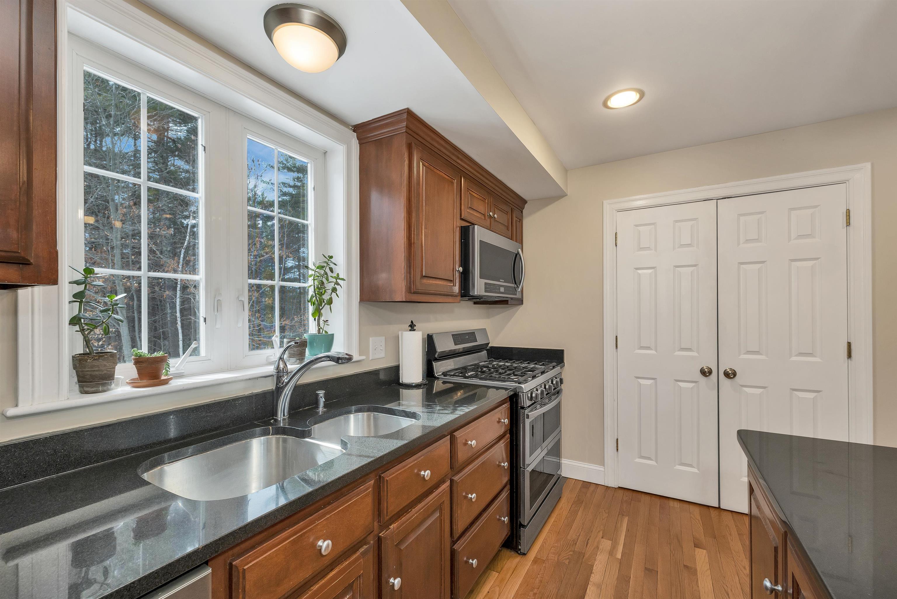 147 Boulder Dr, Barrington, NH 03825