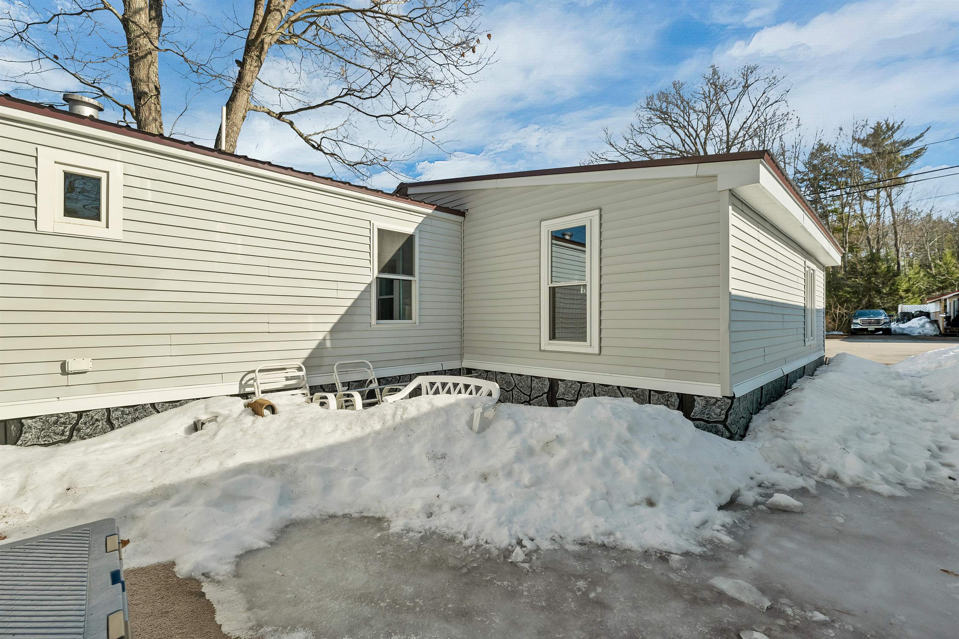 343 Old Lake Shore Rd, Gilford, NH 03249