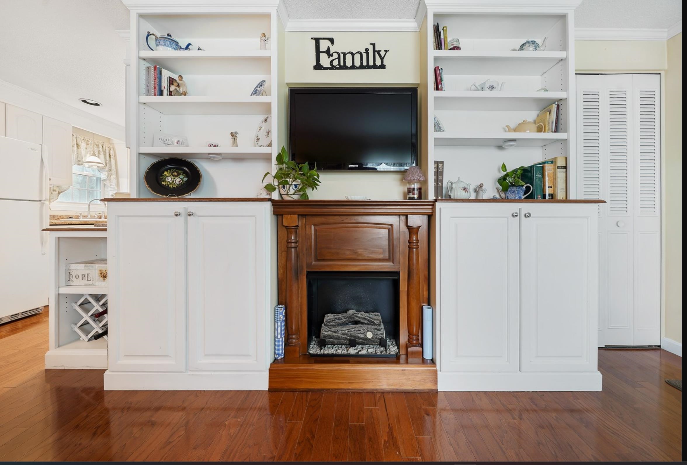 28 Eagle Dr, Salem, NH 03079