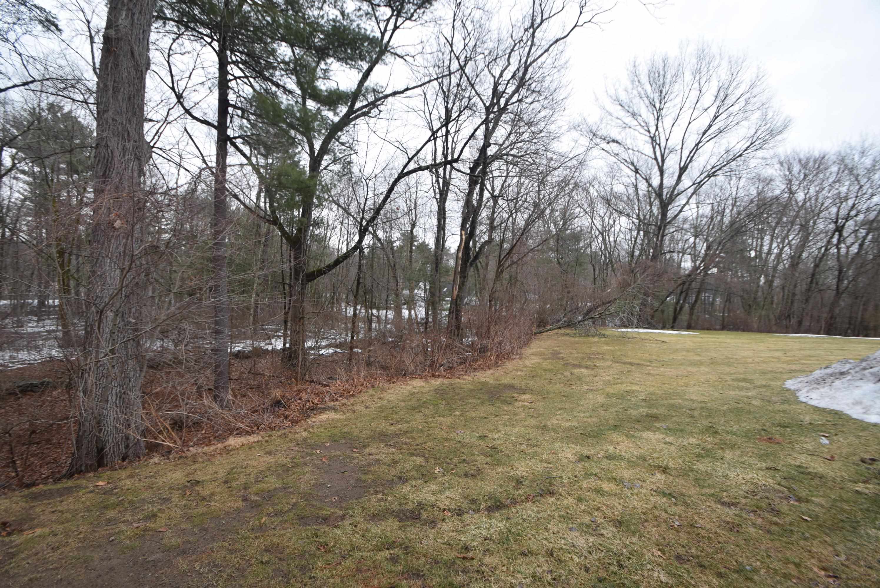 28 Eagle Dr, Salem, NH 03079