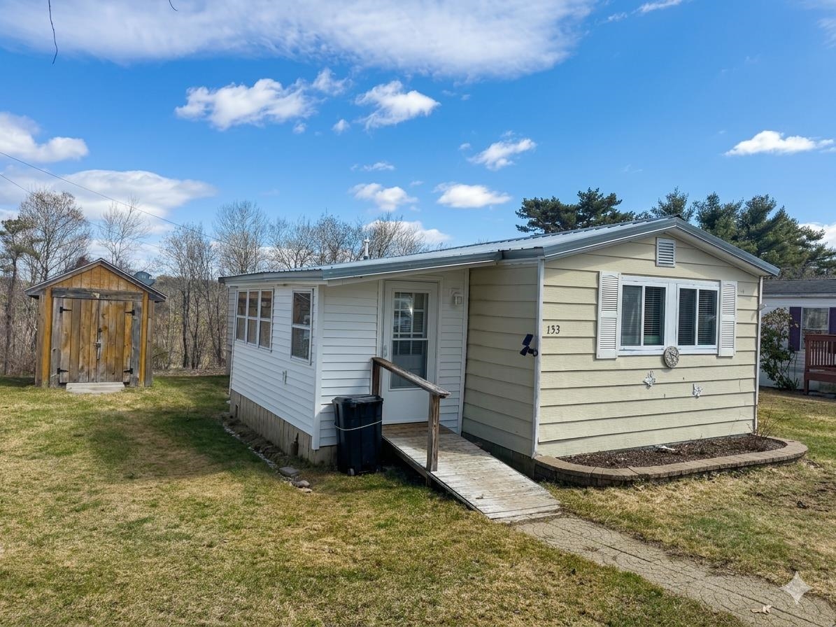 153 Leavitt Rd, Pittsfield, NH 03263