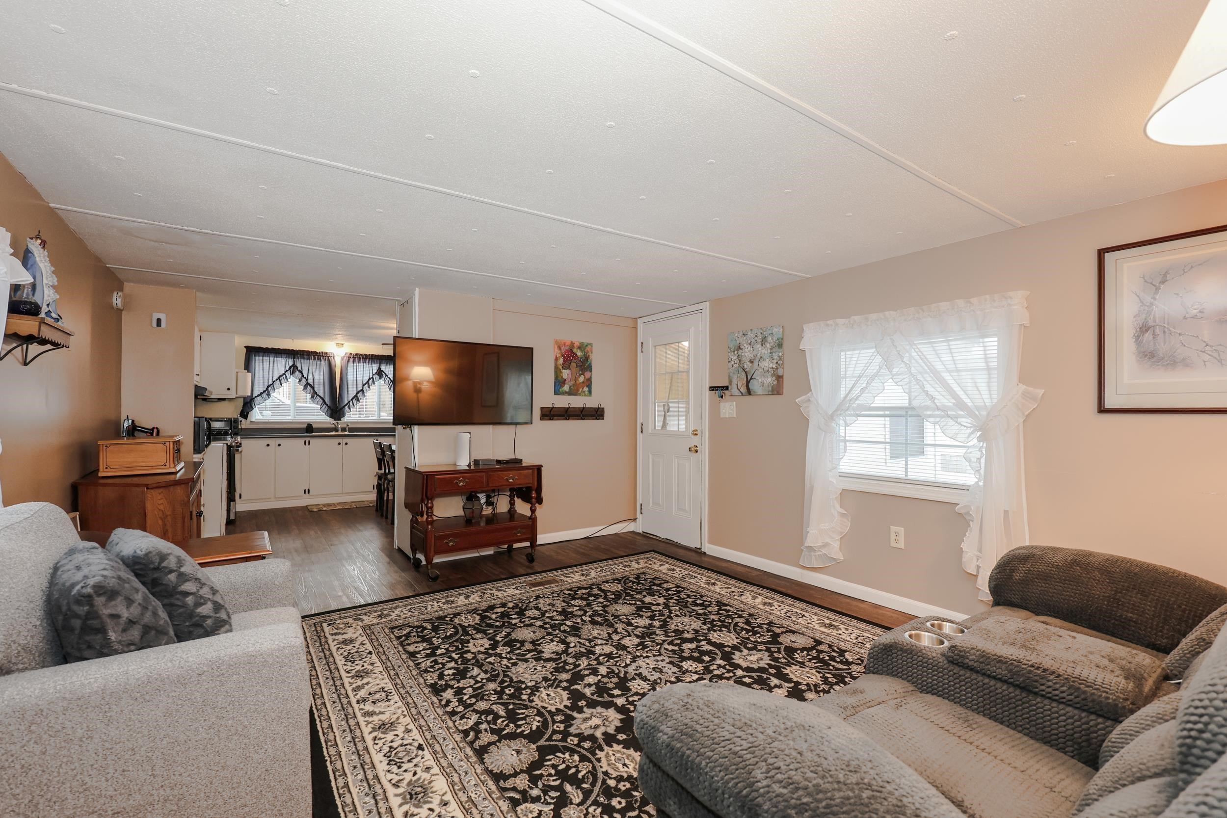 153 Leavitt Rd, Pittsfield, NH 03263