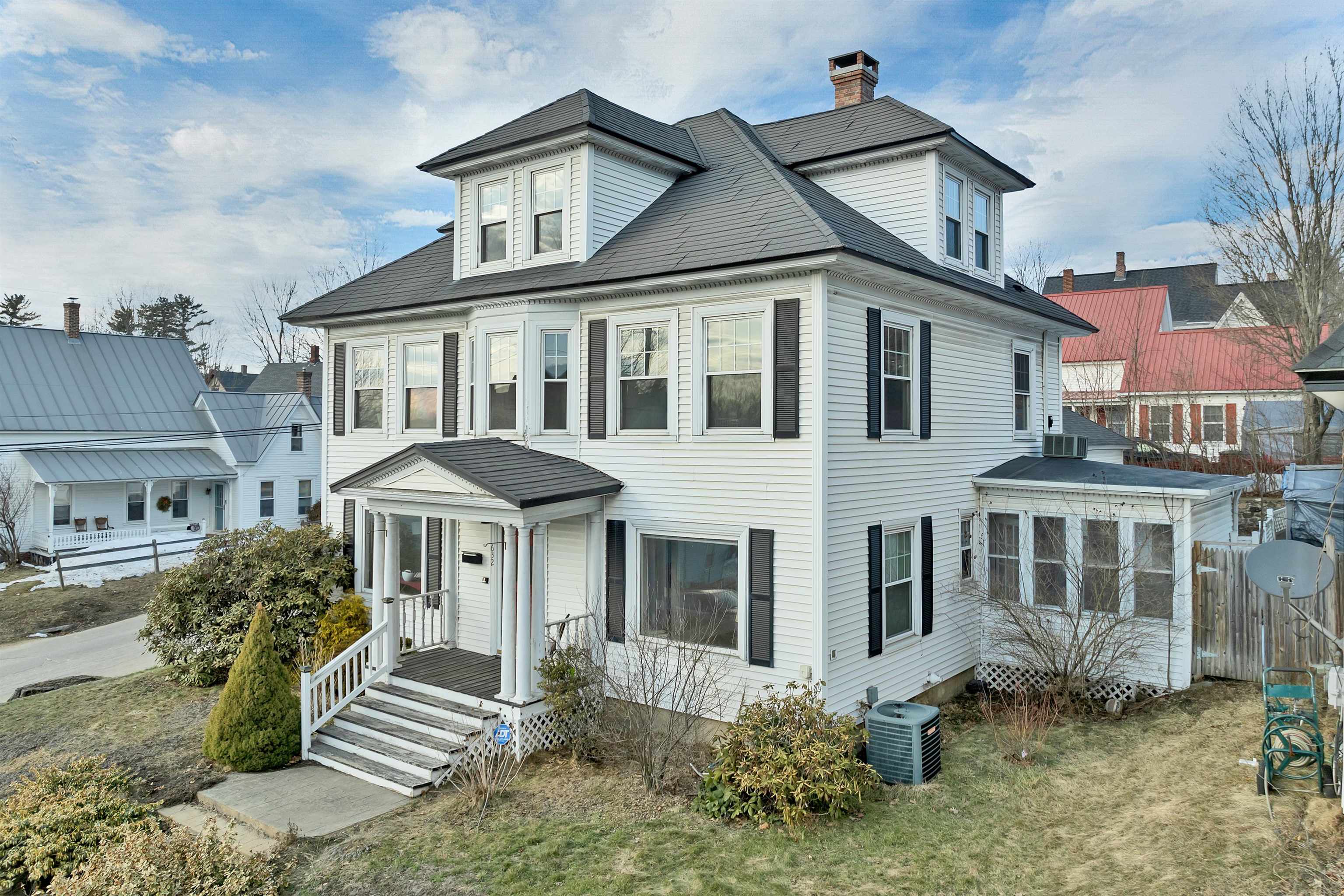 632 Central St, Franklin, NH 03235