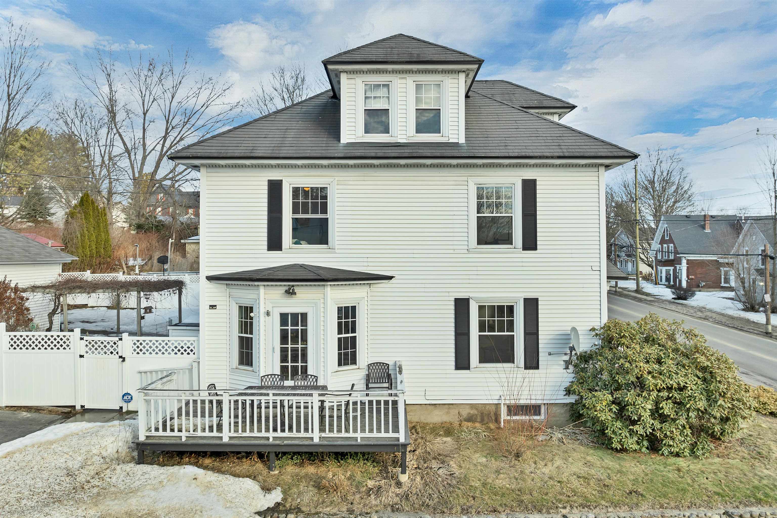 632 Central St, Franklin, NH 03235