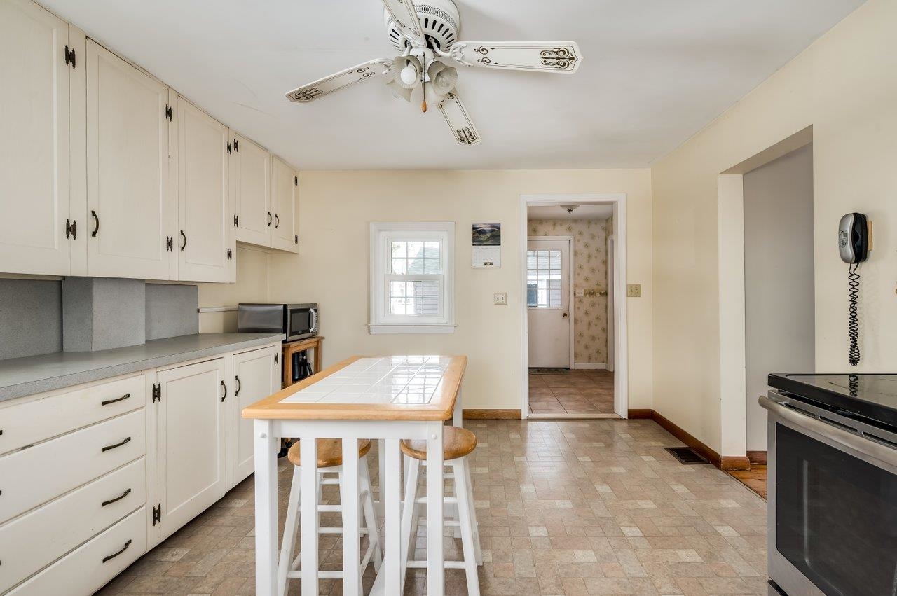 36 Highland Ave, Derry, NH 03038