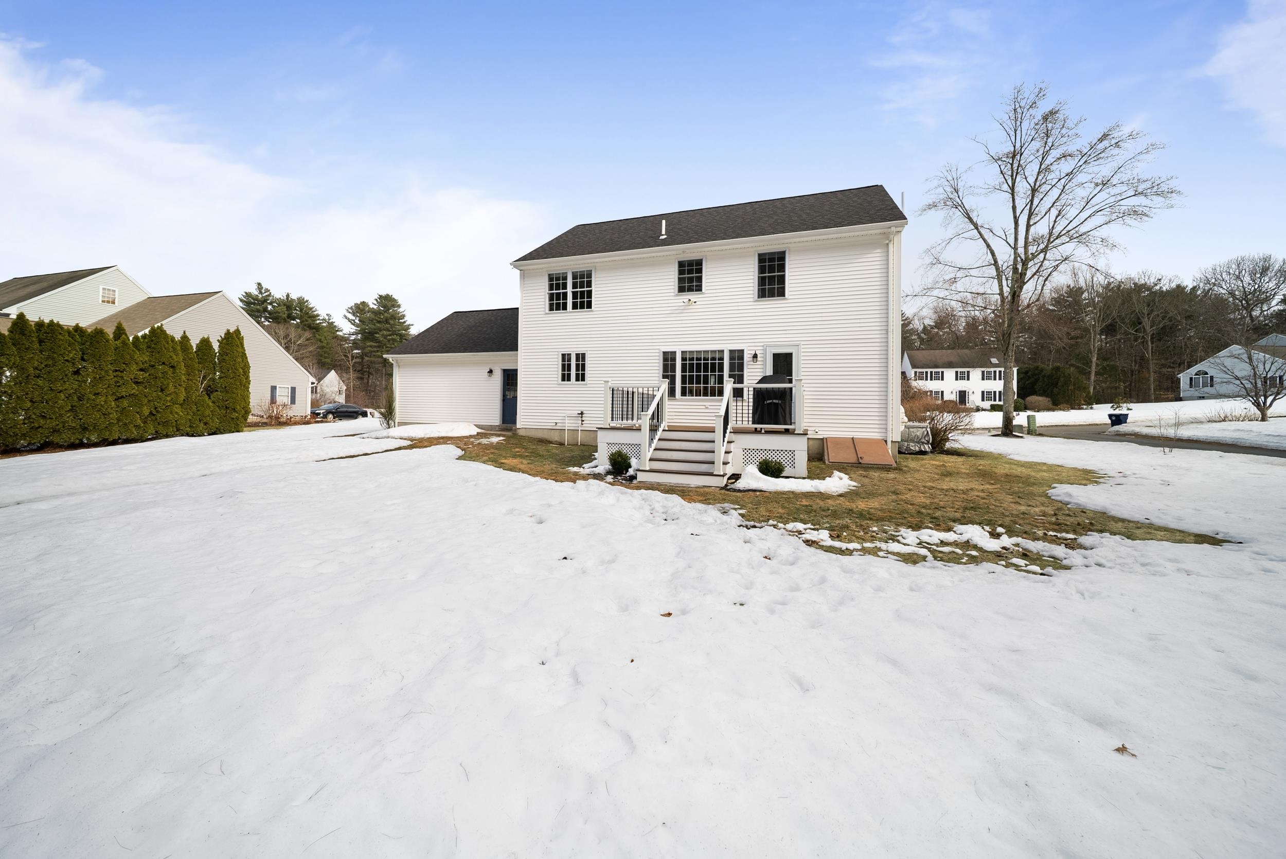 19 Partridge Ln, Plaistow, NH 03865