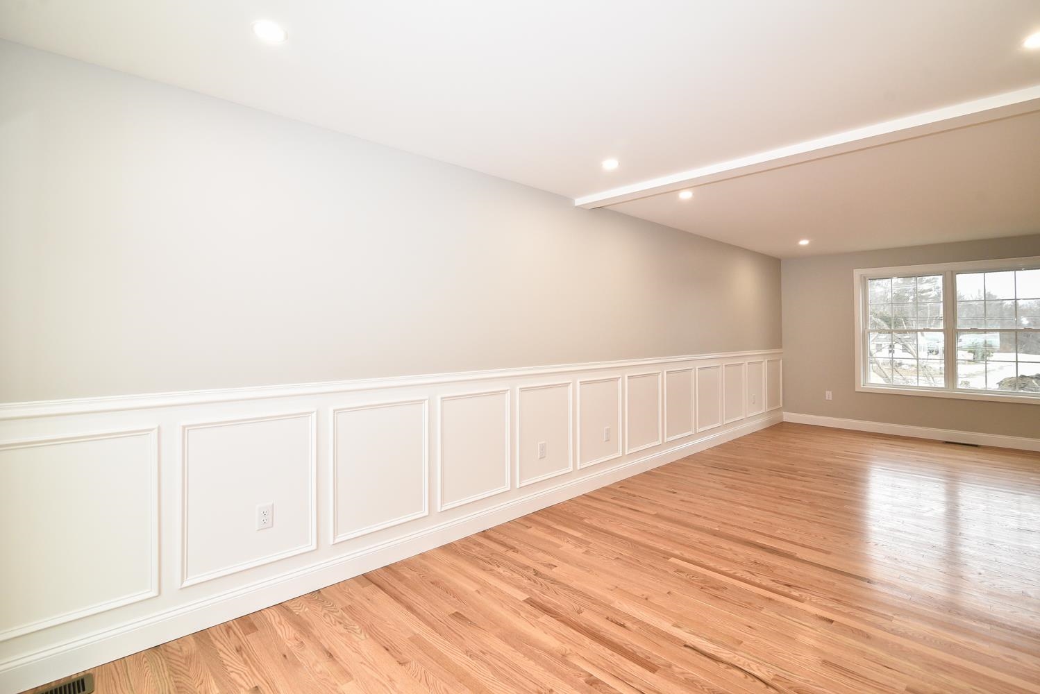 19 Mammoth Rd, Hooksett, NH 03106