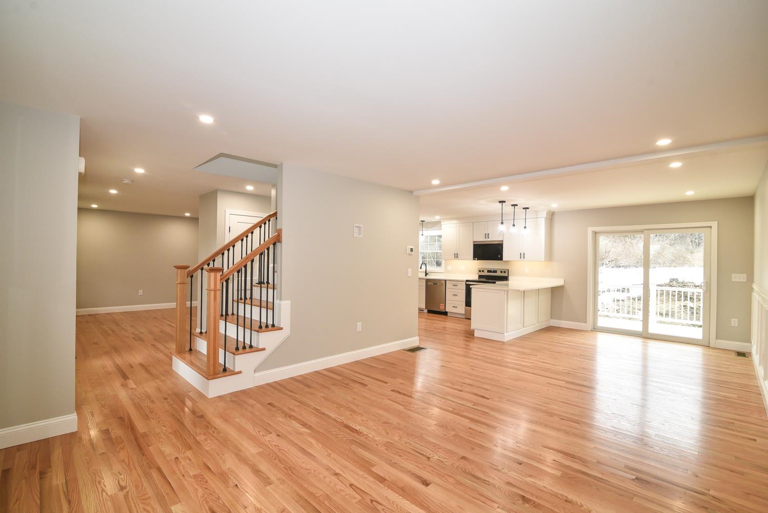 19 Mammoth Rd, Hooksett, NH 03106