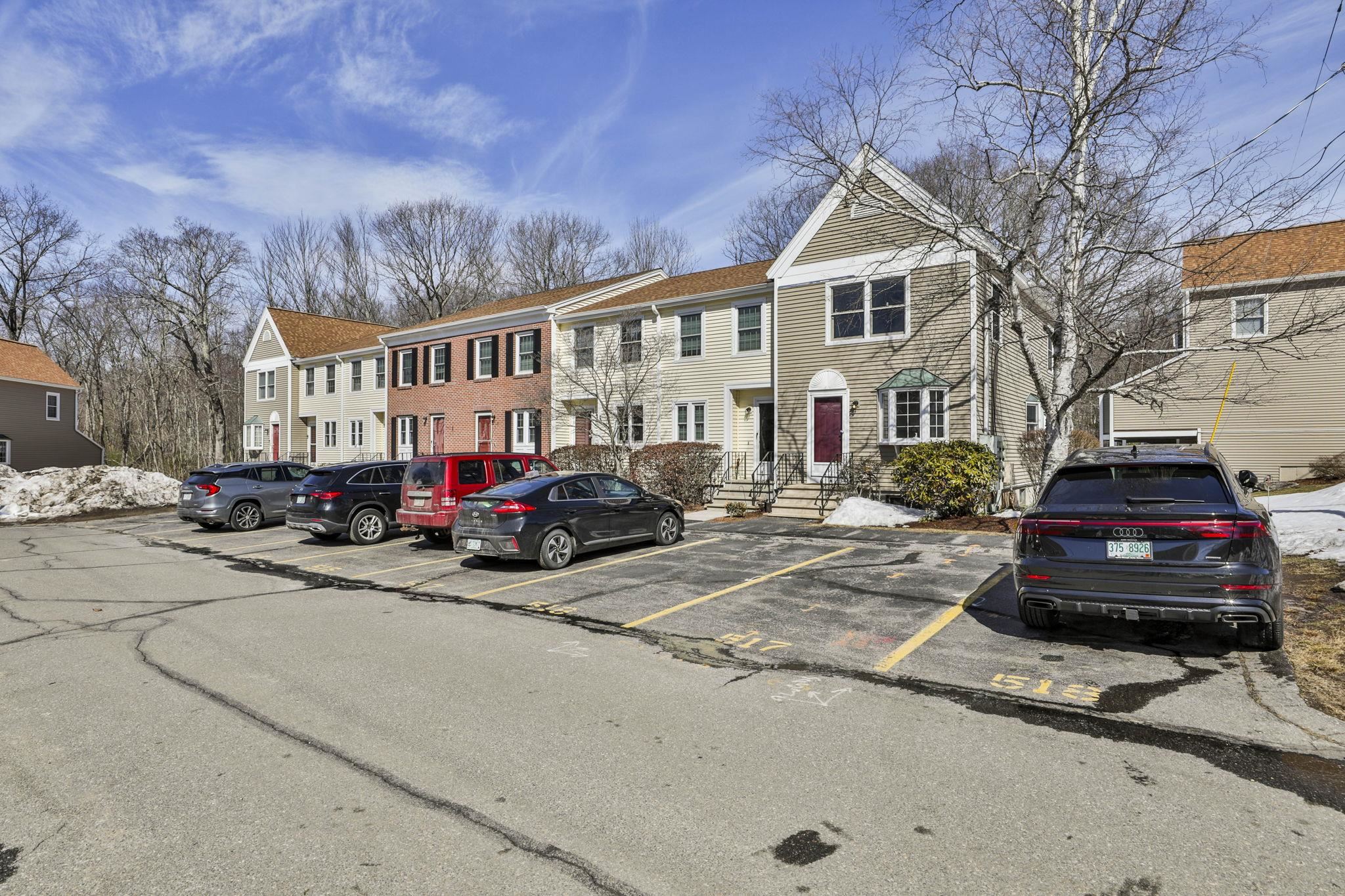 518 Fox Hollow Way, Manchester, NH 03104